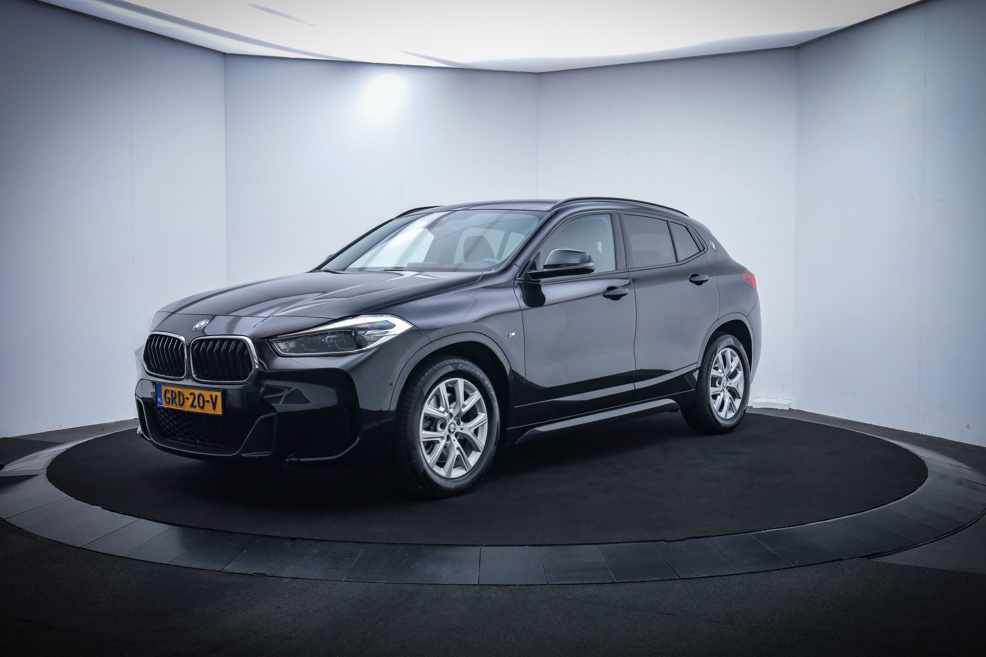 BMW X2 20iA M-SPORT Edition FULL LED/HEAD UP/HALF LEDER/NAVI/STOELVERW./ AFN TREKHAAK/DAB+/PDC V+A/LMV