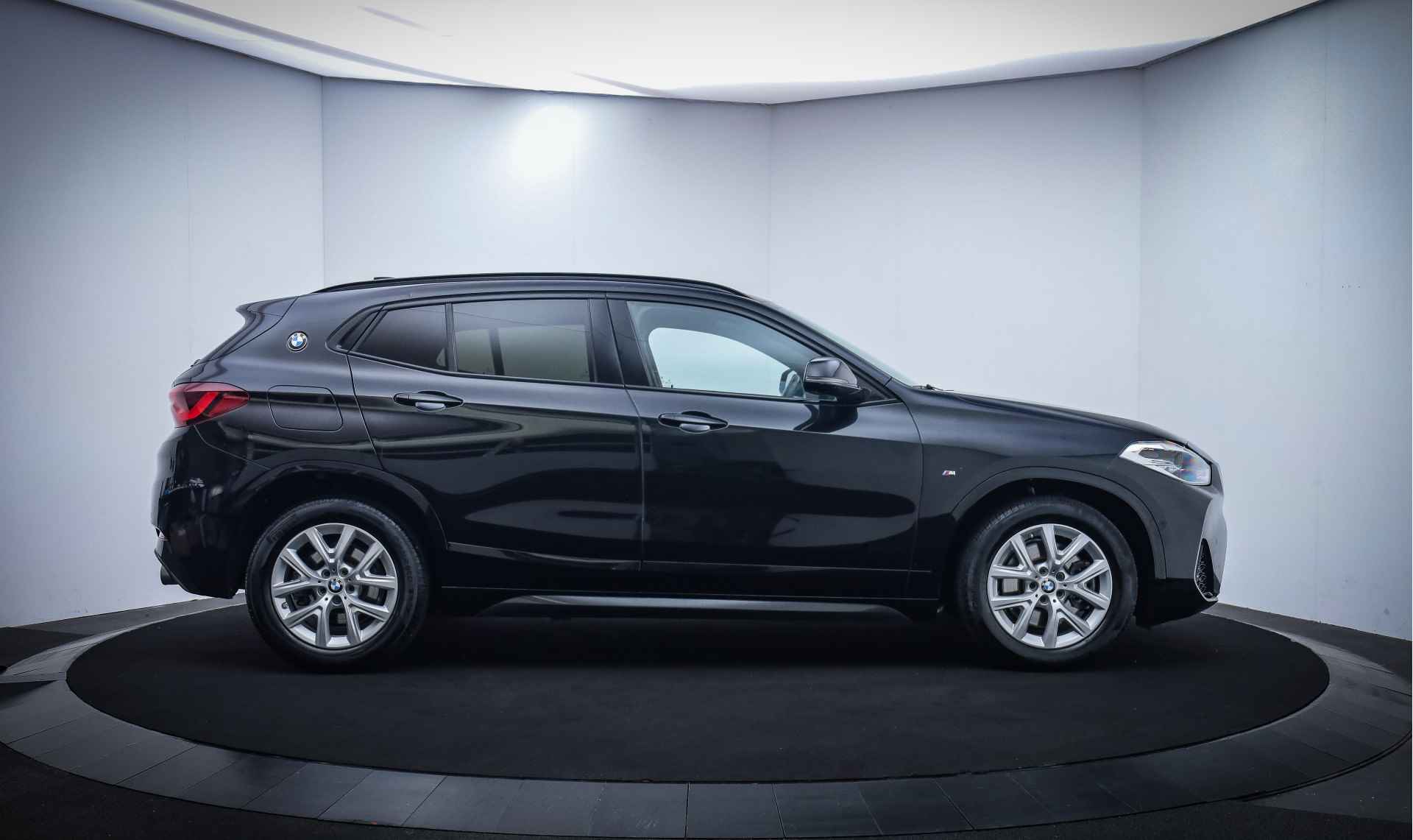 BMW X2 20iA M-SPORT Edition FULL LED/HEAD UP/HALF LEDER/NAVI/STOELVERW./ AFN TREKHAAK/DAB+/PDC V+A/LMV - 4/30