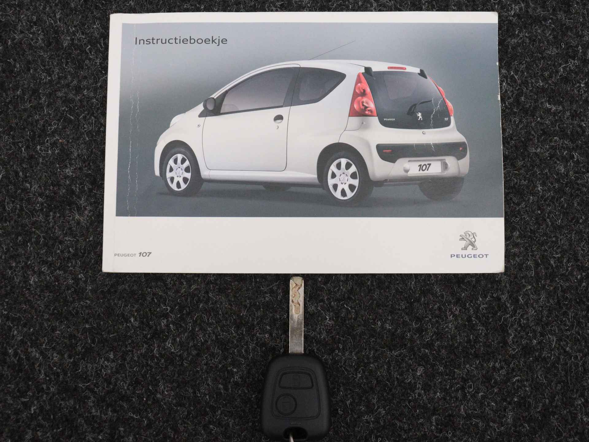 Peugeot 107 1.0-12V XS Ingepland voor linker gaspedaal + Origineel gaspedaal opklapbaar - 30/33