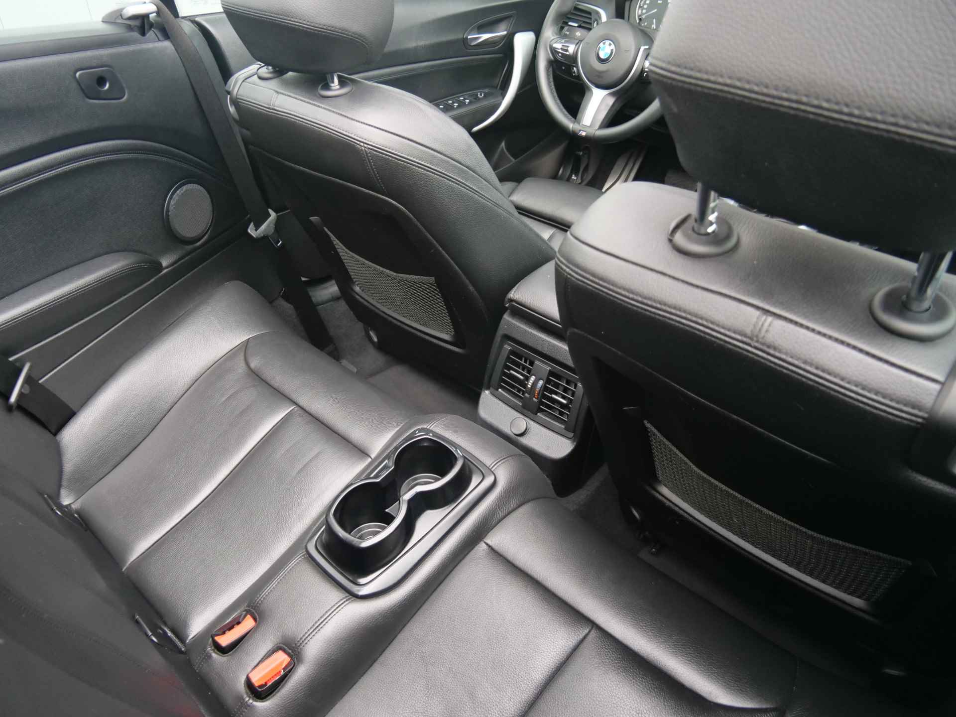 BMW 2 Serie Cabrio 218i 136pk High Executive Automaat M-pakket LED / Leder / 17 Inch / Navigatie - 15/38