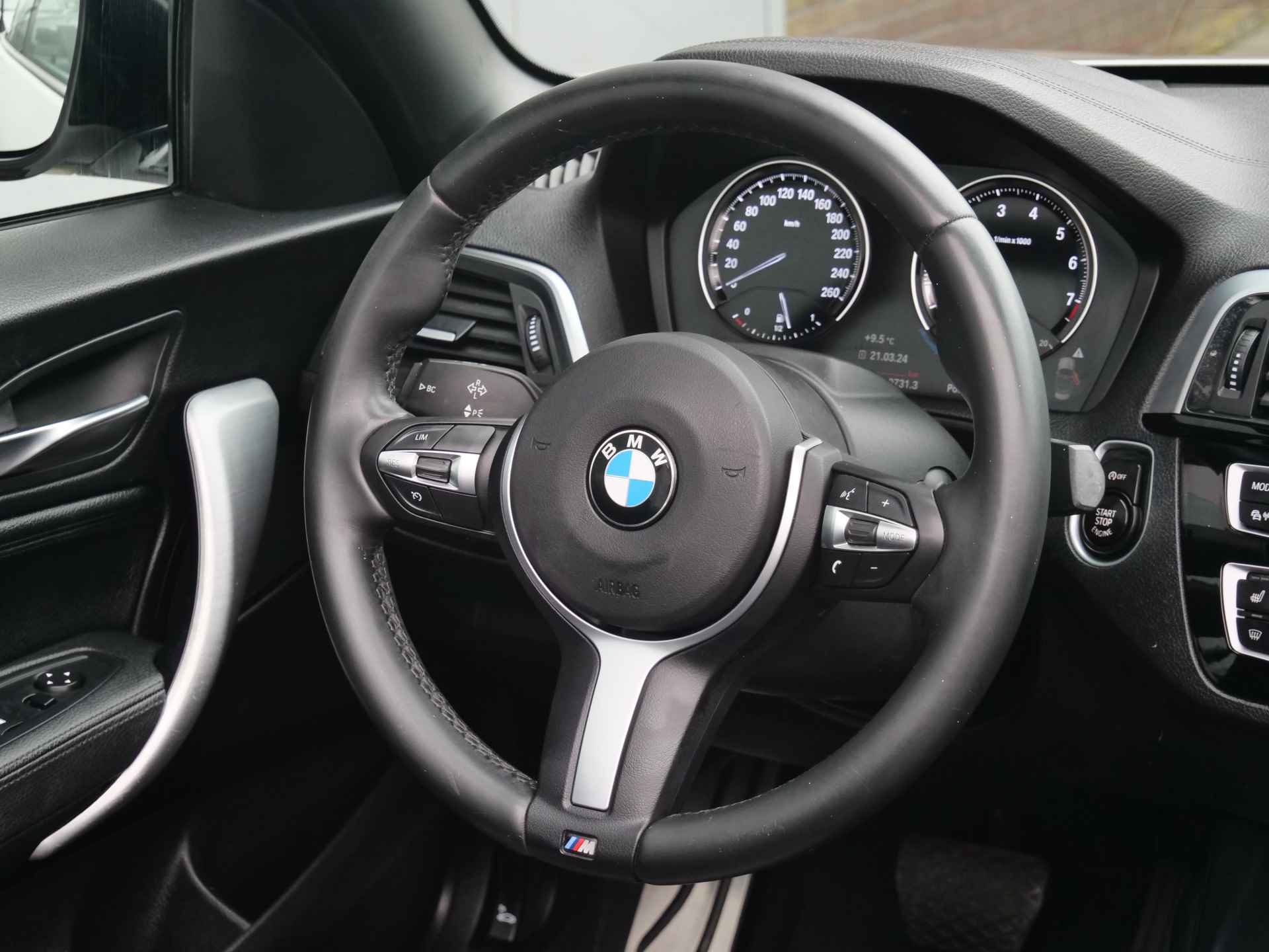 BMW 2 Serie Cabrio 218i 136pk High Executive Automaat M-pakket LED / Leder / 17 Inch / Navigatie - 18/38