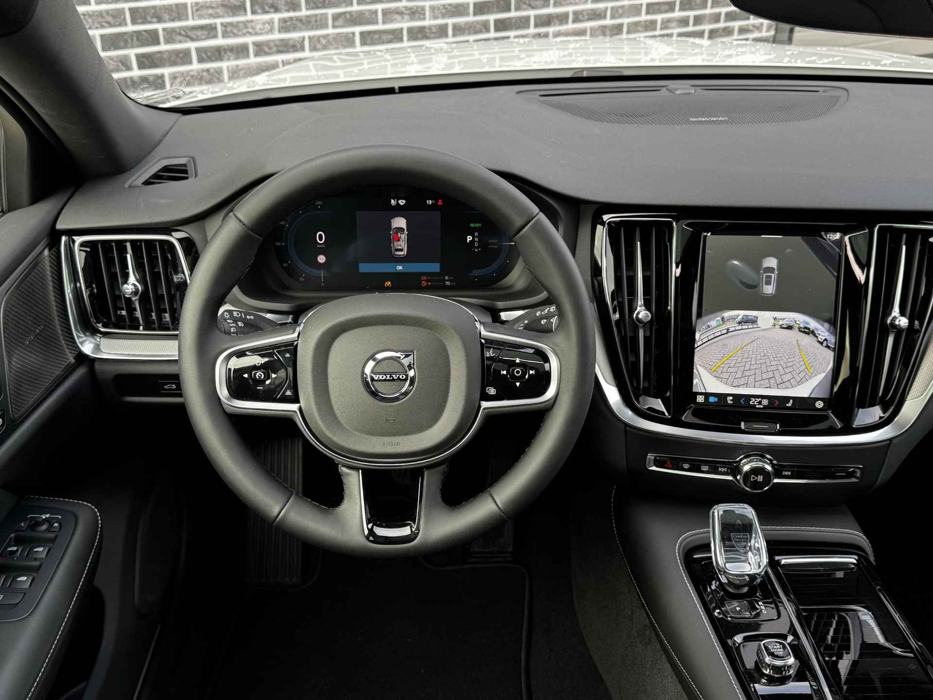 Volvo V60 2.0 T6 Recharge AWD Plus Dark | Adaptieve Cruise Control | Schuifdak | Getint glas | Harman Kardon Audio| Contourstoelen - 15/21