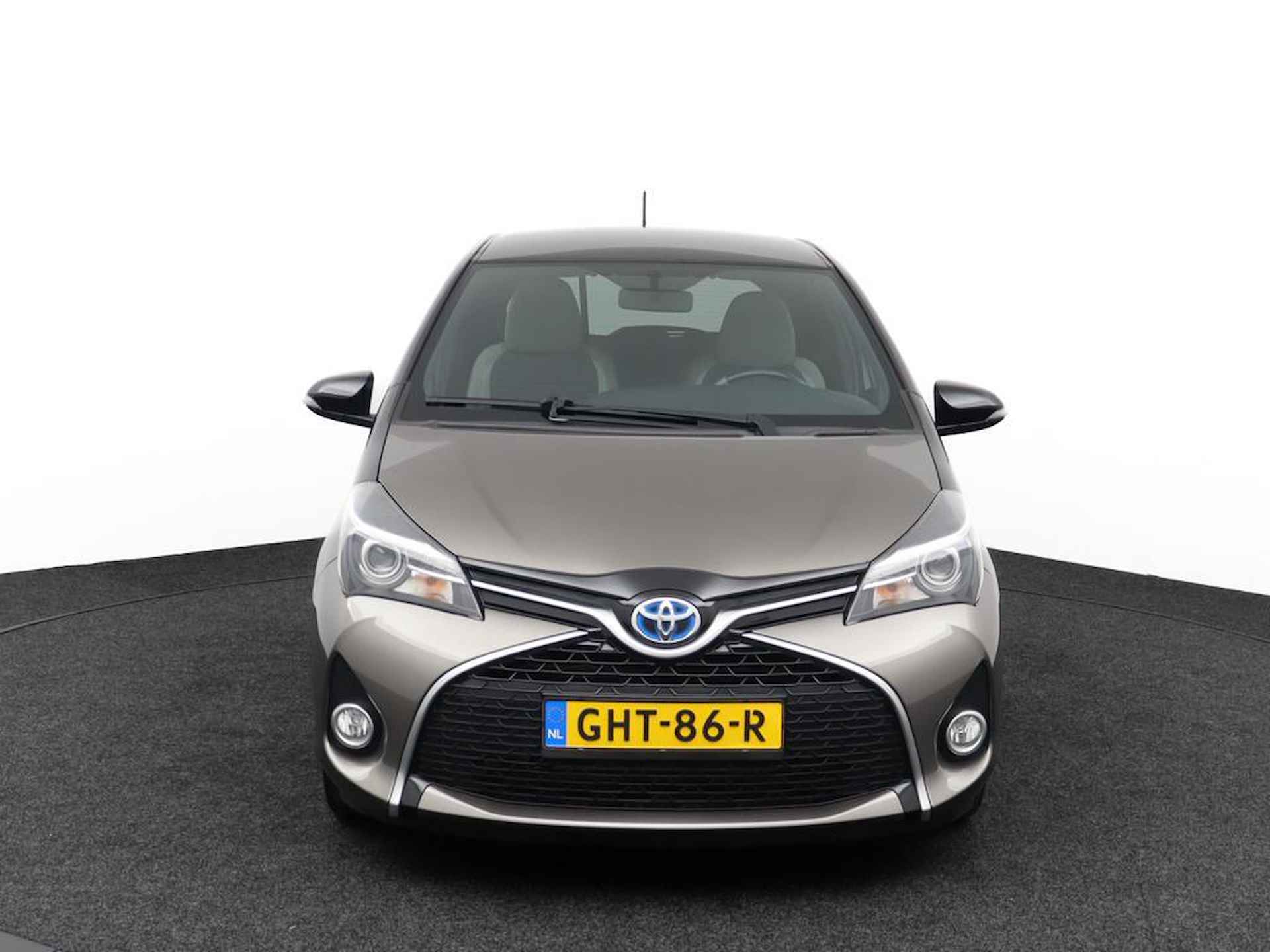 Toyota Yaris 1.5 Hybrid Dynamic Bi-Tone | Full map navigatie | Keyless entry en start | - 16/50