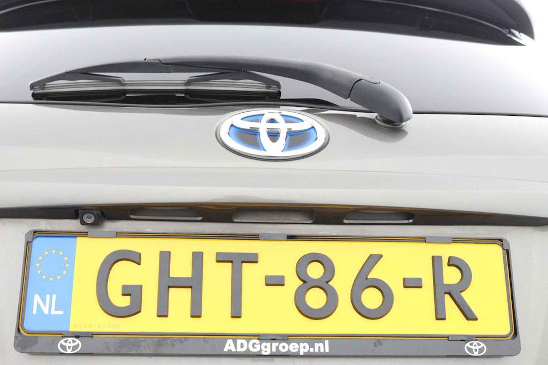 Toyota Yaris 1.5 Hybrid Dynamic Bi-Tone | Full map navigatie | Keyless entry en start | - 39/50