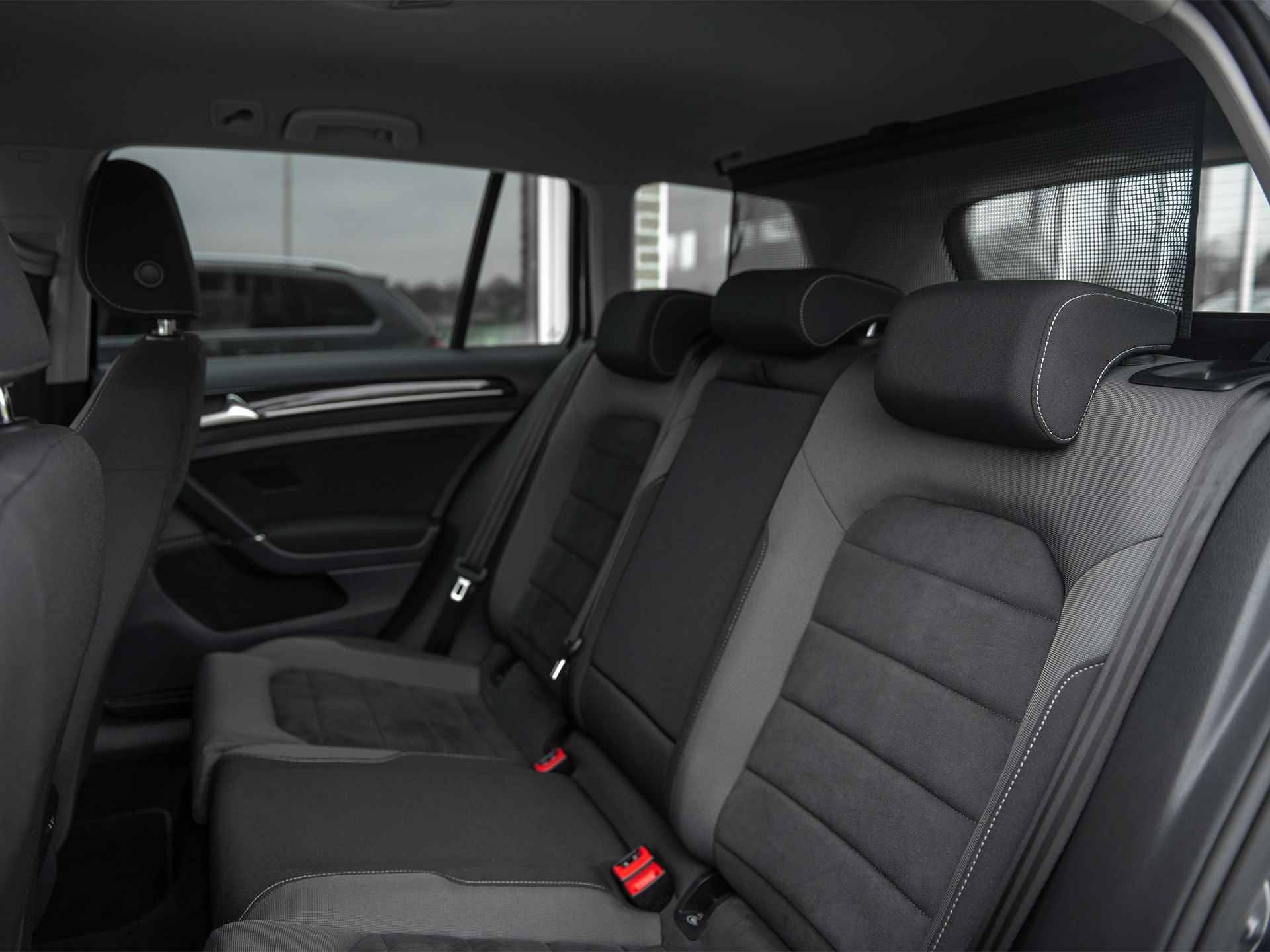 Volkswagen GOLF Variant 1.5TSi 150pk DSG Highline | LED Koplampen | Grootlichtass. | ErgoActive best.stoel | Adaptive Cruise Control | Spiegelpakket | Navigatie | Draadloos Smartphone opladen | Bagage scheidingsnet - 7/53