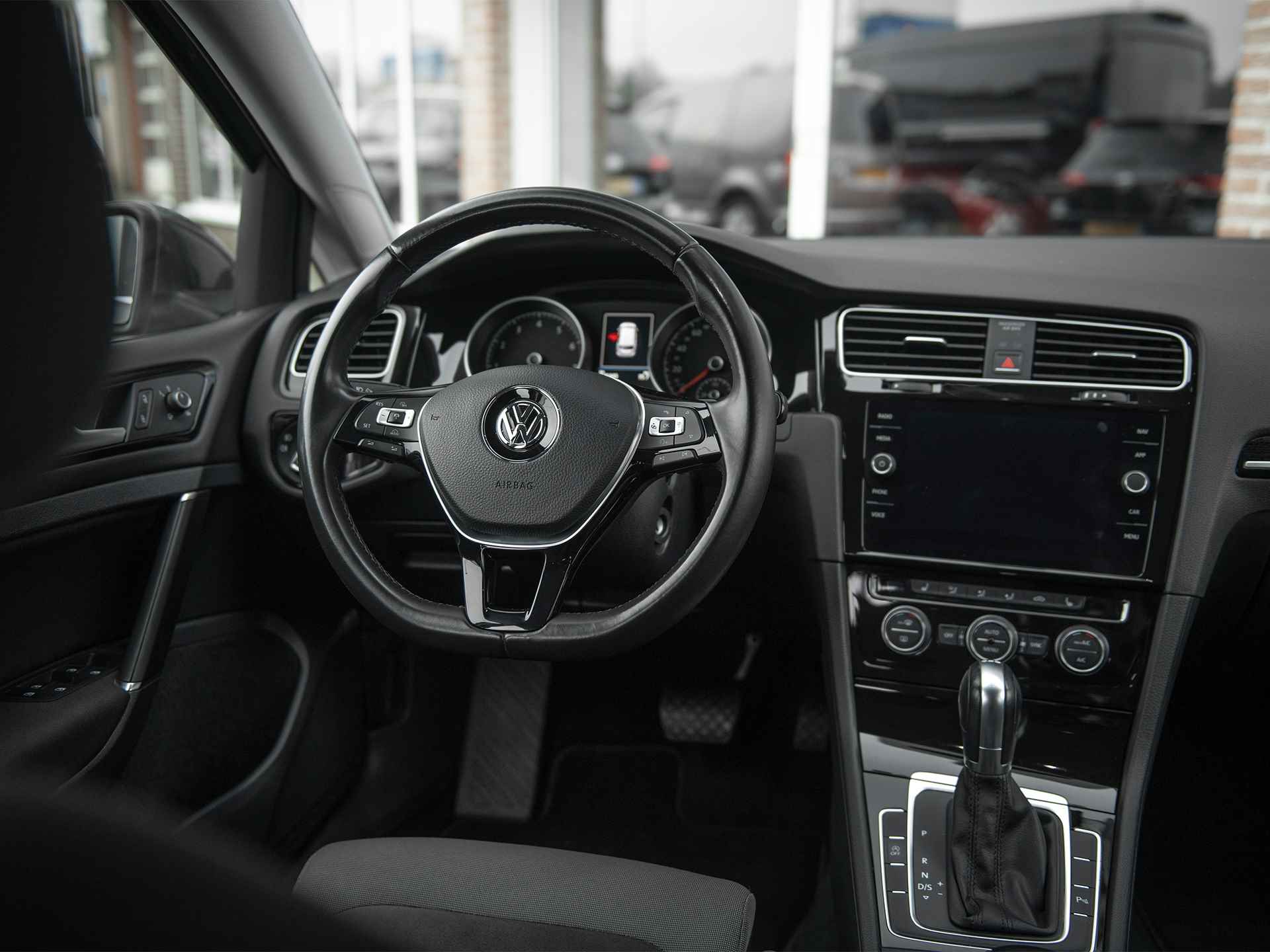 Volkswagen GOLF Variant 1.5TSi 150pk DSG Highline | LED Koplampen | Grootlichtass. | ErgoActive best.stoel | Adaptive Cruise Control | Spiegelpakket | Navigatie | Draadloos Smartphone opladen | Bagage scheidingsnet - 10/53