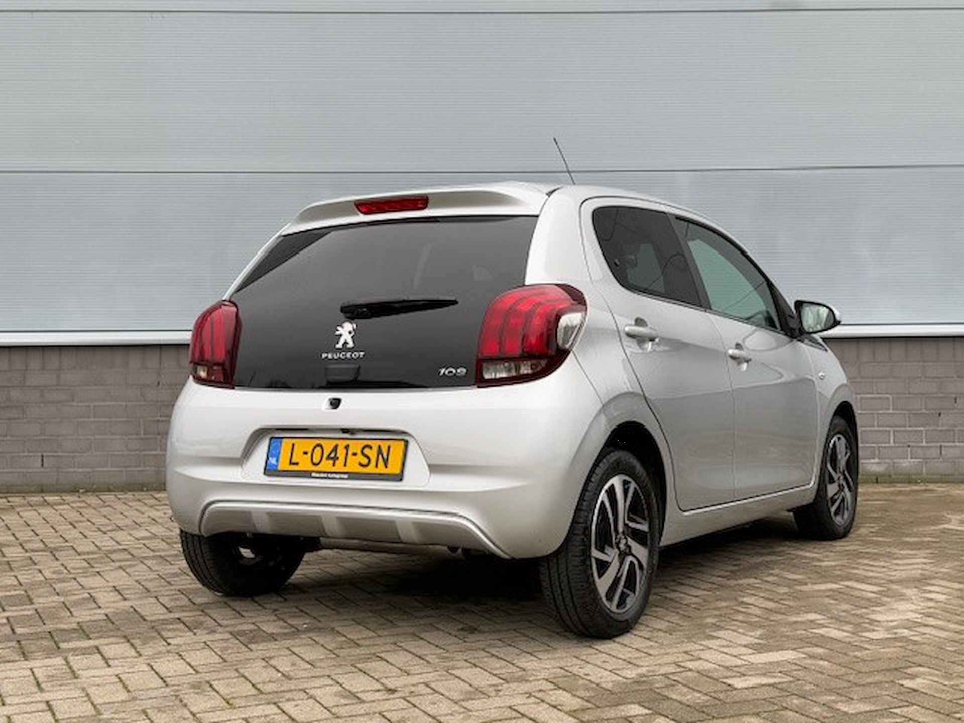 PEUGEOT 108 1.0 e-VTi 72pk 5 Deurs Allure | Speed Limiter | AchteruitrijCamera  |  Spraakbediening | Airco - 6/38