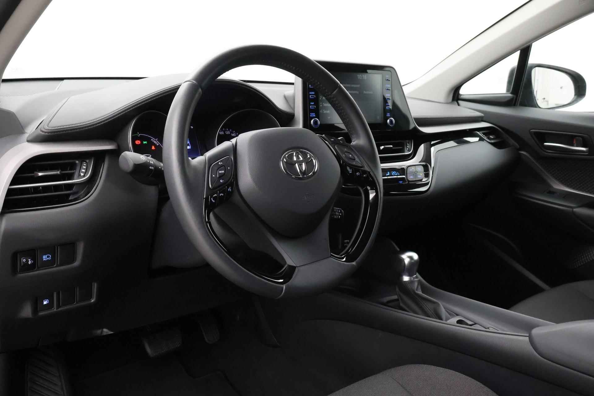 Toyota C-HR 1.8 Hybrid Active | Origineel NL | Apple Carplay / Android Auto | 18 inch | Adaptive Cruise Control | Clima | Camera - 2/36