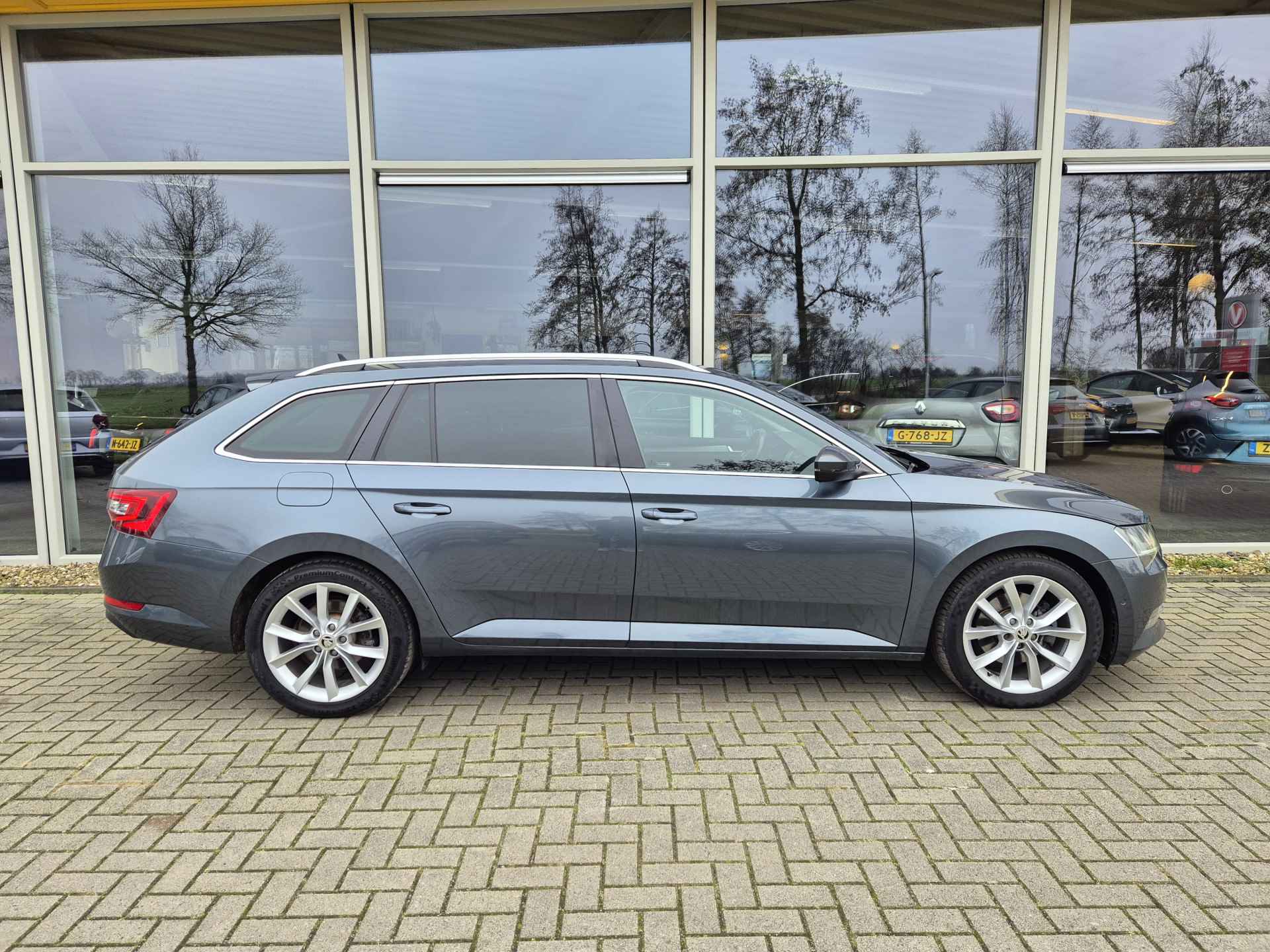 Škoda Superb Combi 1.4 TSI ACT Style Business | Navigatie | Keyless | Stoelverwarming | Elek. Klep - 7/36