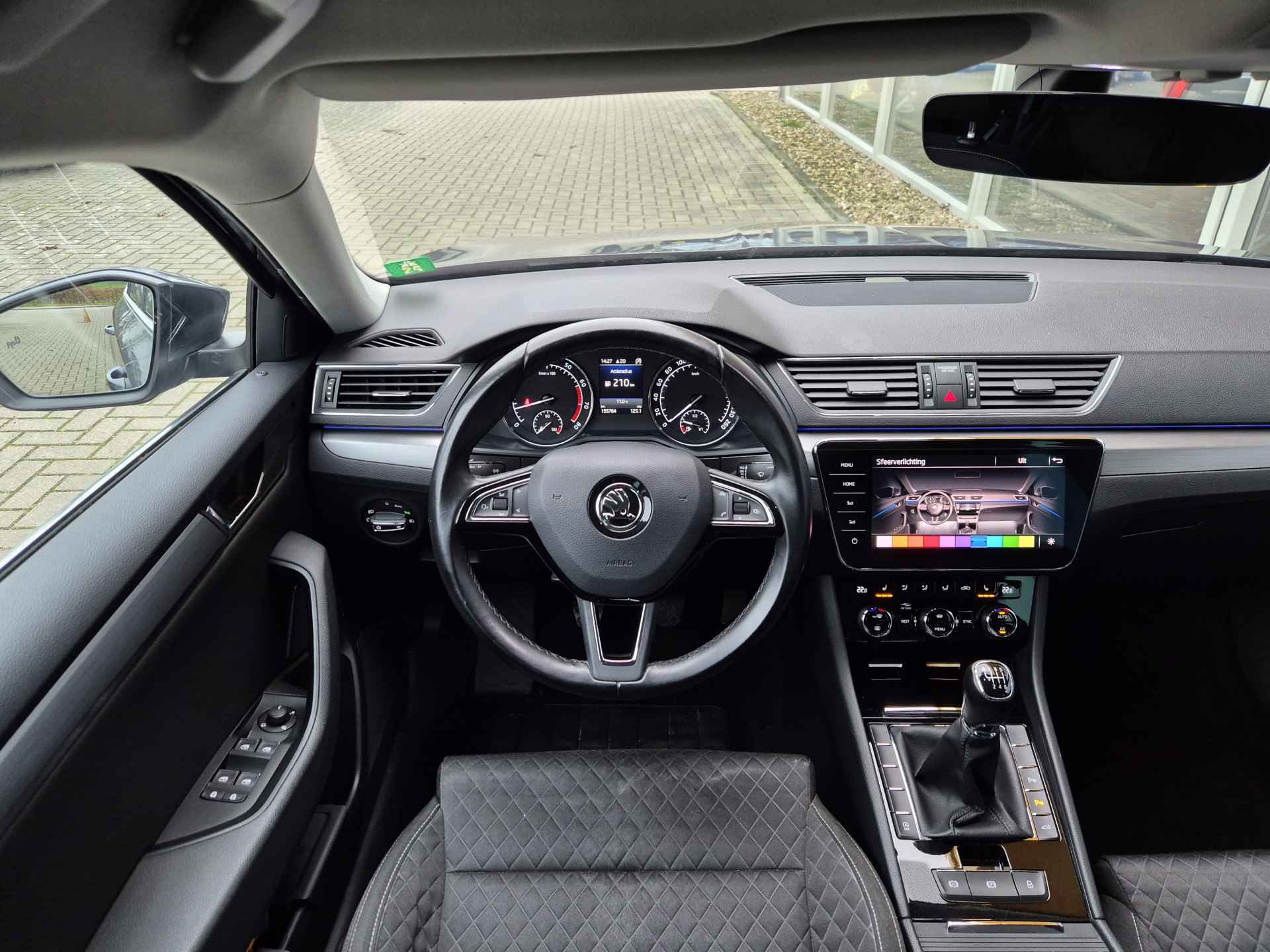 Škoda Superb Combi 1.4 TSI ACT Style Business | Navigatie | Keyless | Stoelverwarming | Elek. Klep - 10/36