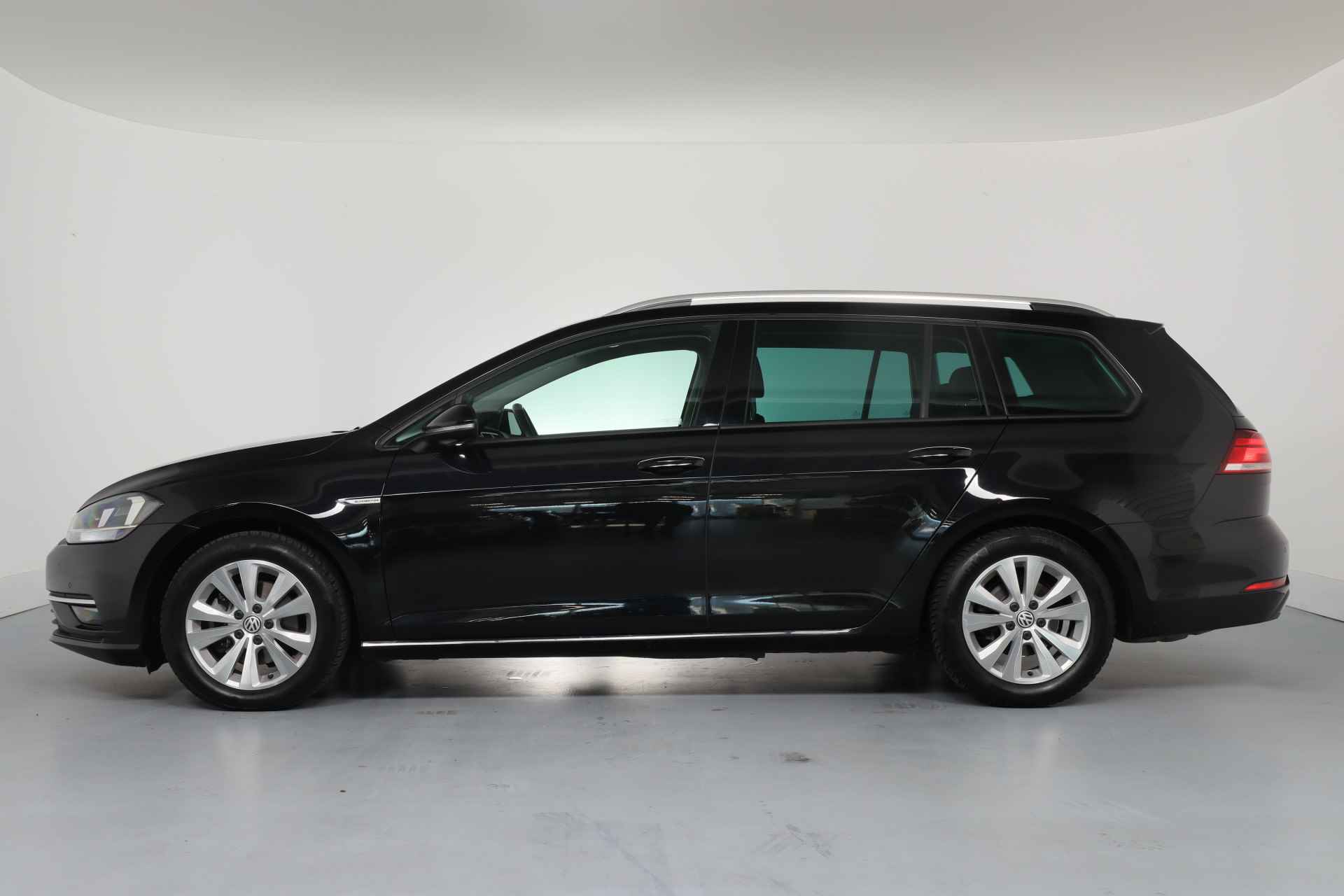 Volkswagen GOLF Variant 1.5 TSI Comfortline Business | Vitrual | Egrocomfort | Camera | Stoelverwarming | Cruise Adaptive | Cruise Adaptive | Parkeersen - 24/40