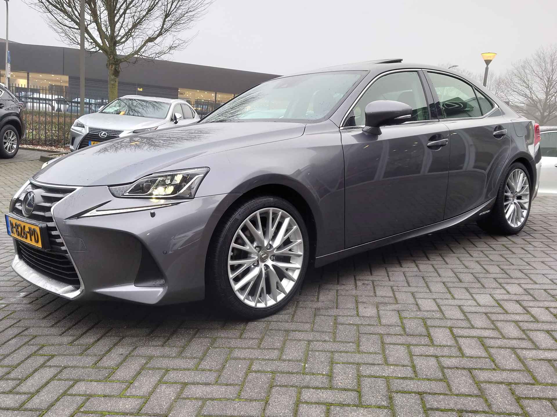 Lexus IS 300h Hybrid Luxury Line SCHUIF/KANTELDAK LED STOELVERW/KOELING KEYLESS AD-CRUISE TREKHAAK - 7/39