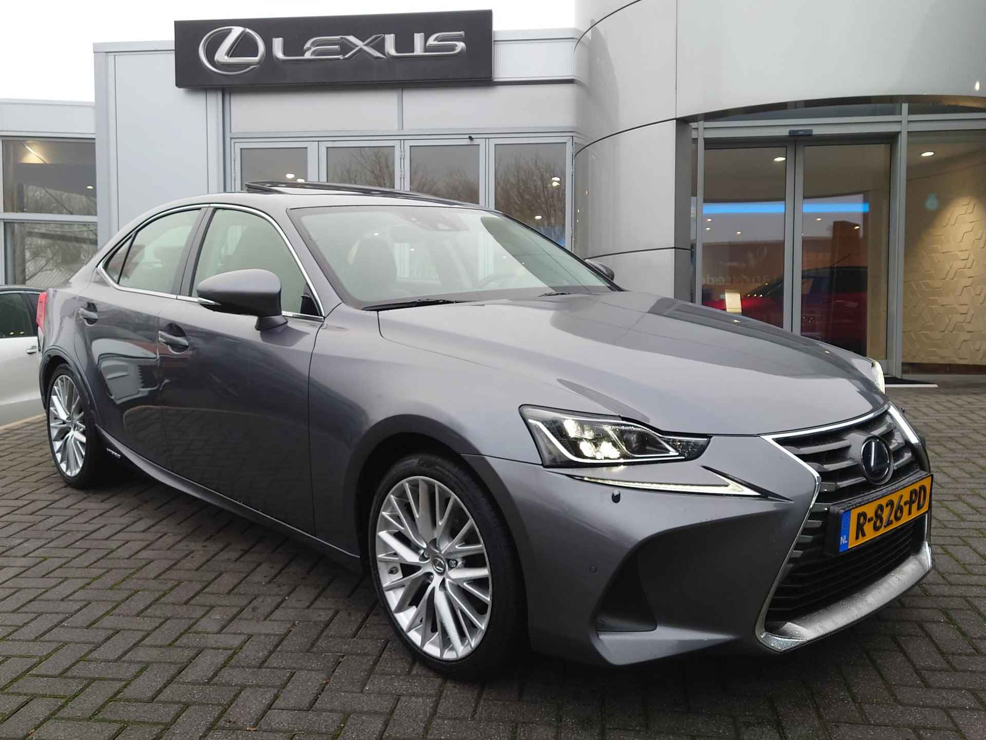 Lexus IS 300h Hybrid Luxury Line SCHUIF/KANTELDAK LED STOELVERW/KOELING KEYLESS AD-CRUISE TREKHAAK - 9/39