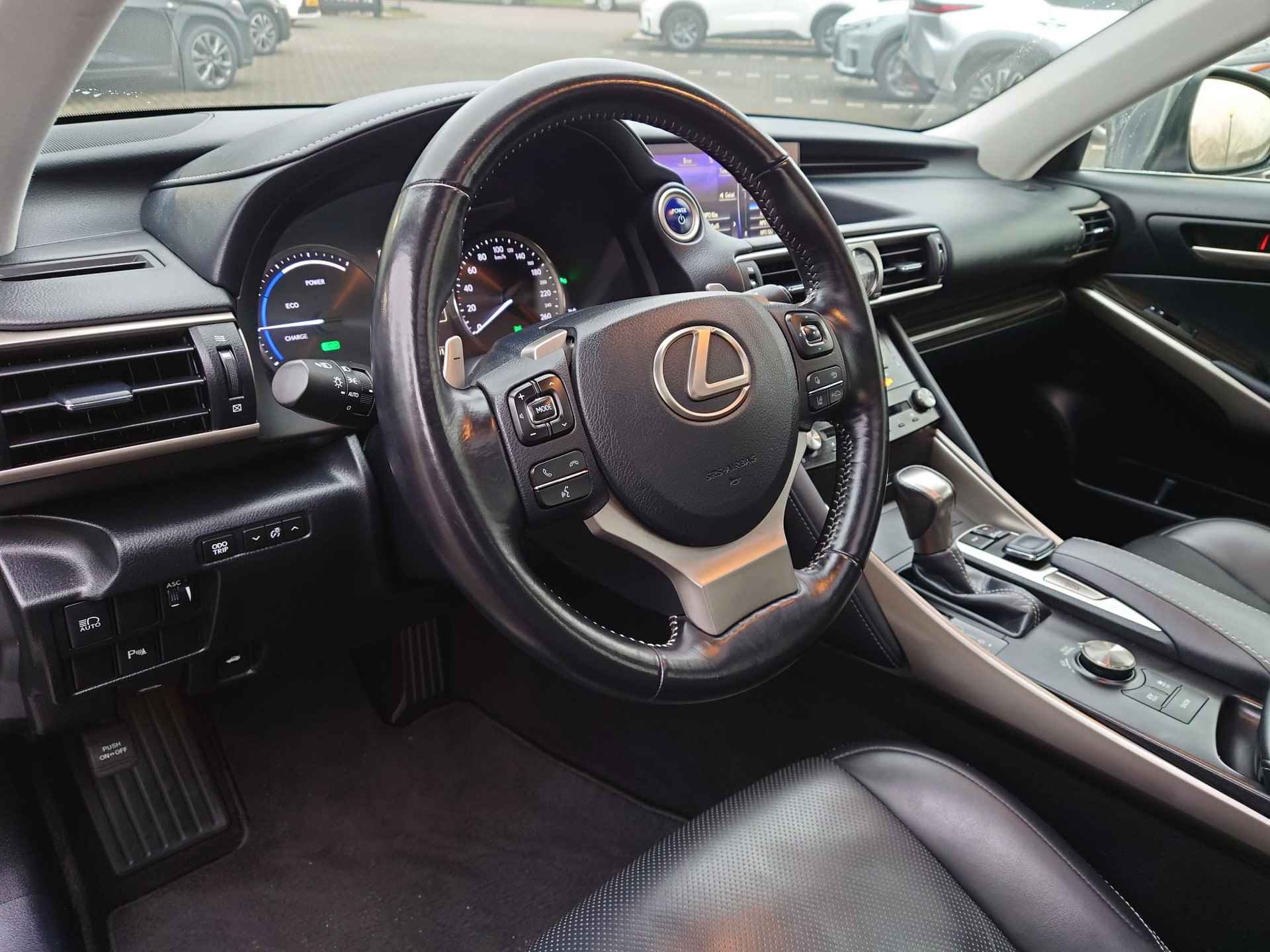 Lexus IS 300h Hybrid Luxury Line SCHUIF/KANTELDAK LED STOELVERW/KOELING KEYLESS AD-CRUISE TREKHAAK - 21/39