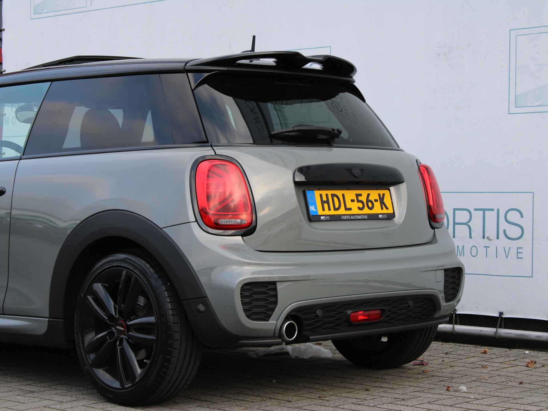 MINI Mini 1.5 Cooper John Cooper Works PANO | HARMAN KARDON | STOELVERW | CARPLAY | LAGE KM ! DEALER ONDERHOUDEN | VIRTUAL COCKPIT - 16/35