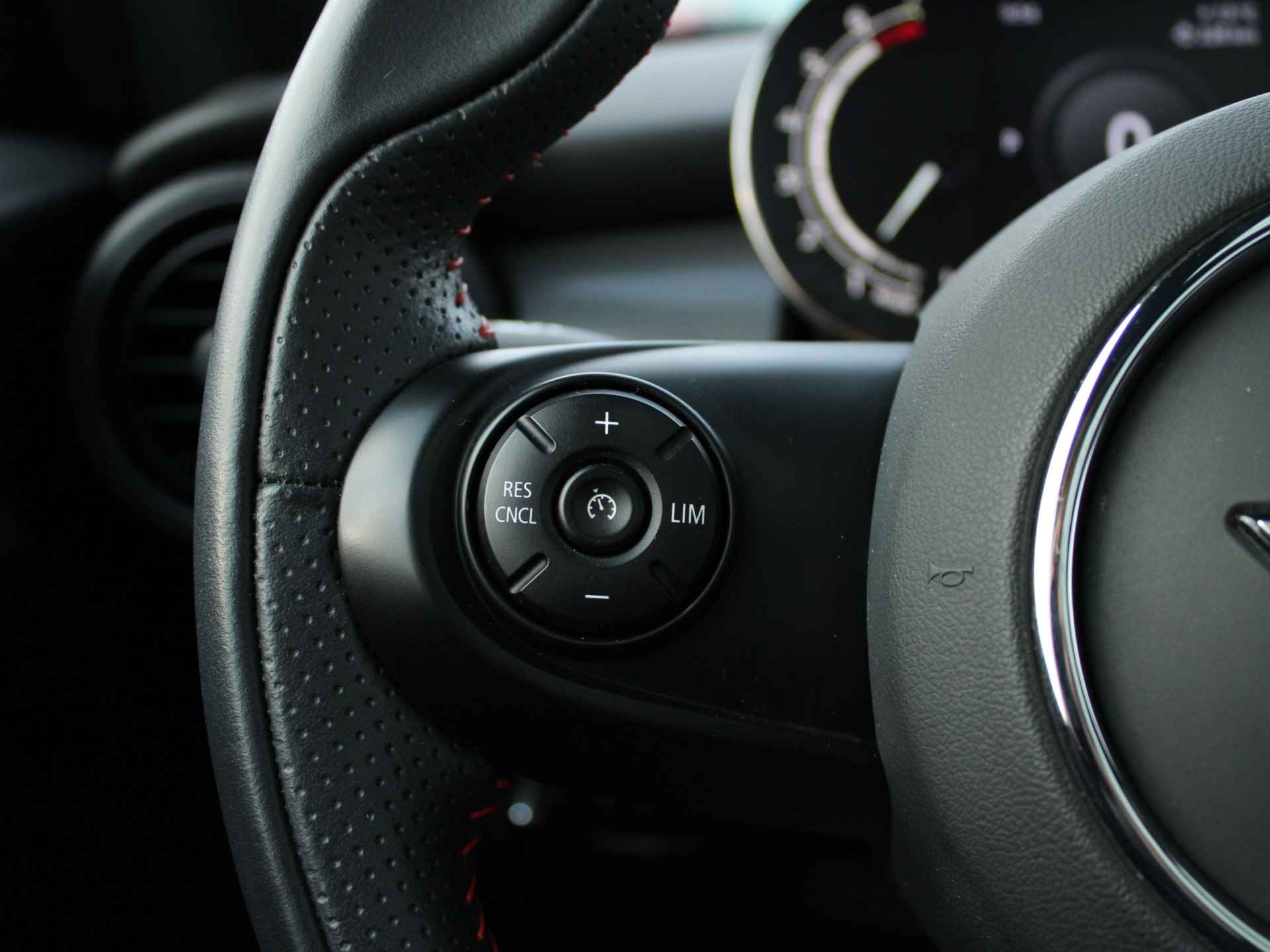 MINI Mini 1.5 Cooper John Cooper Works PANO | HARMAN KARDON | STOELVERW | CARPLAY | LAGE KM ! DEALER ONDERHOUDEN | VIRTUAL COCKPIT - 26/35