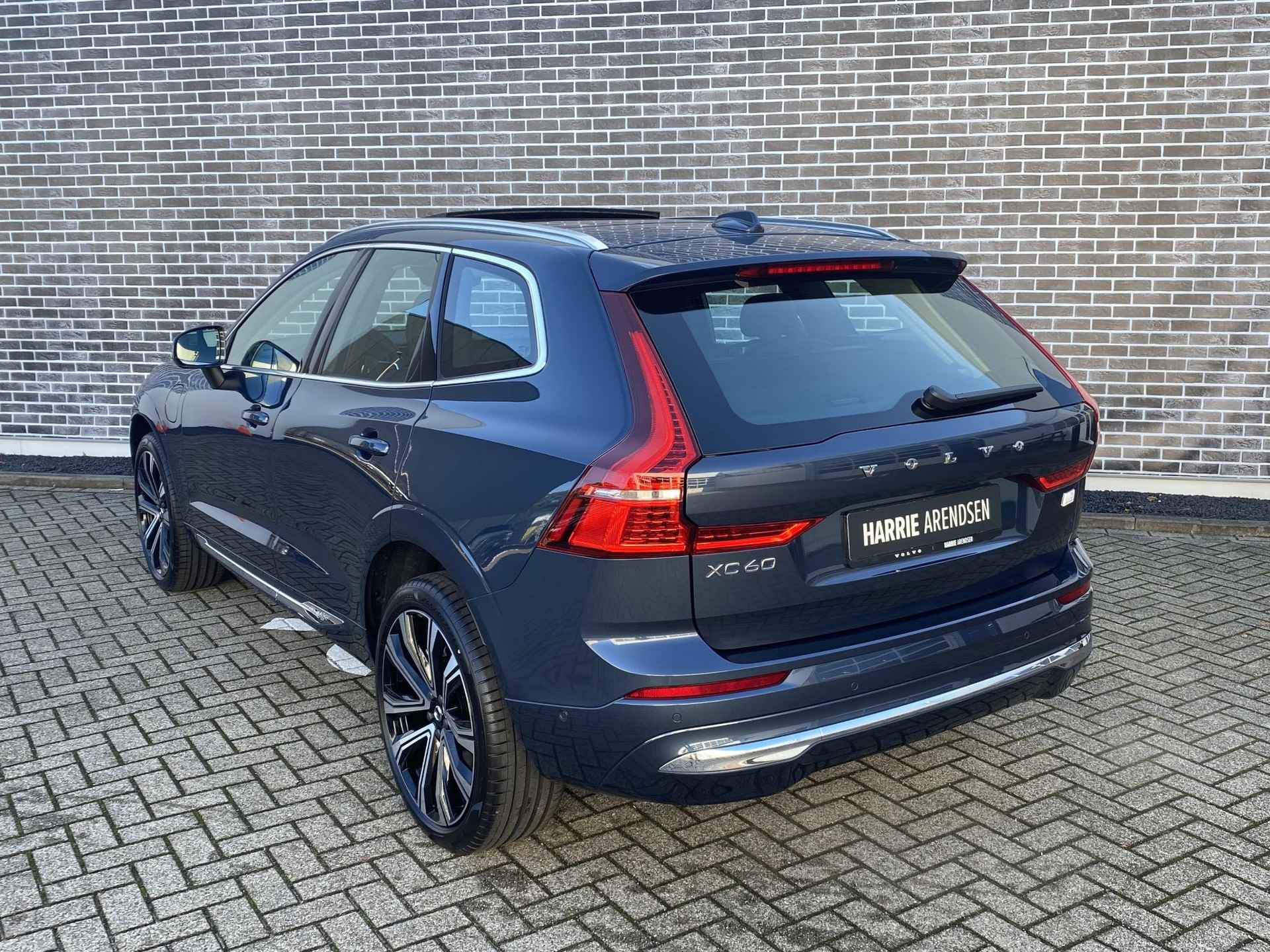 Volvo XC60 2.0 Recharge T6 AWD Ultimate Bright | Stoel en stuur verwarming | Harman/Kardon | Rondomzichtcamera | Head-up Display | - 9/13