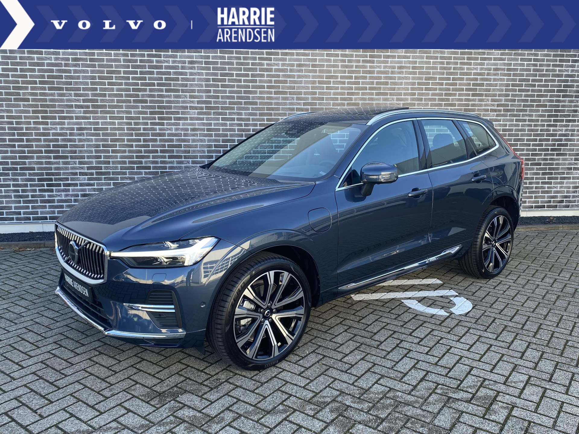 Volvo XC60 2.0 Recharge T6 AWD Ultimate Bright | Stoel en stuur verwarming | Harman/Kardon | Rondomzichtcamera | Head-up Display |