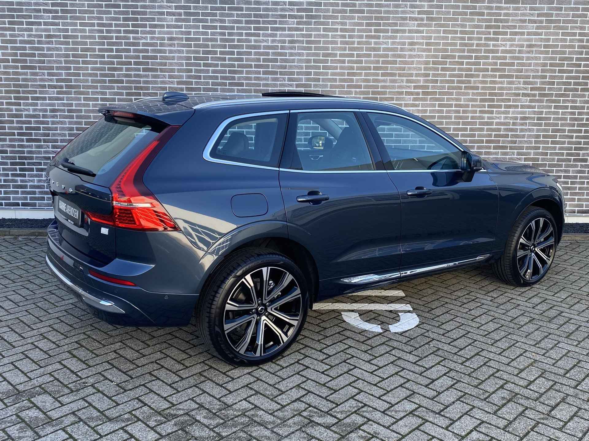 Volvo XC60 2.0 Recharge T6 AWD Ultimate Bright | Stoel en stuur verwarming | Harman/Kardon | Rondomzichtcamera | Head-up Display | - 4/13