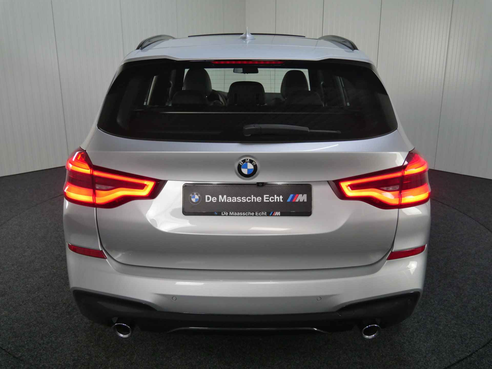 BMW X3 xDrive20i High Executive M Sport Automaat / Panoramadak / Sportstoelen / Stoelverwarming / Adaptieve LED / Head-Up / Parking Assistant / Navigatie Professional - 8/32