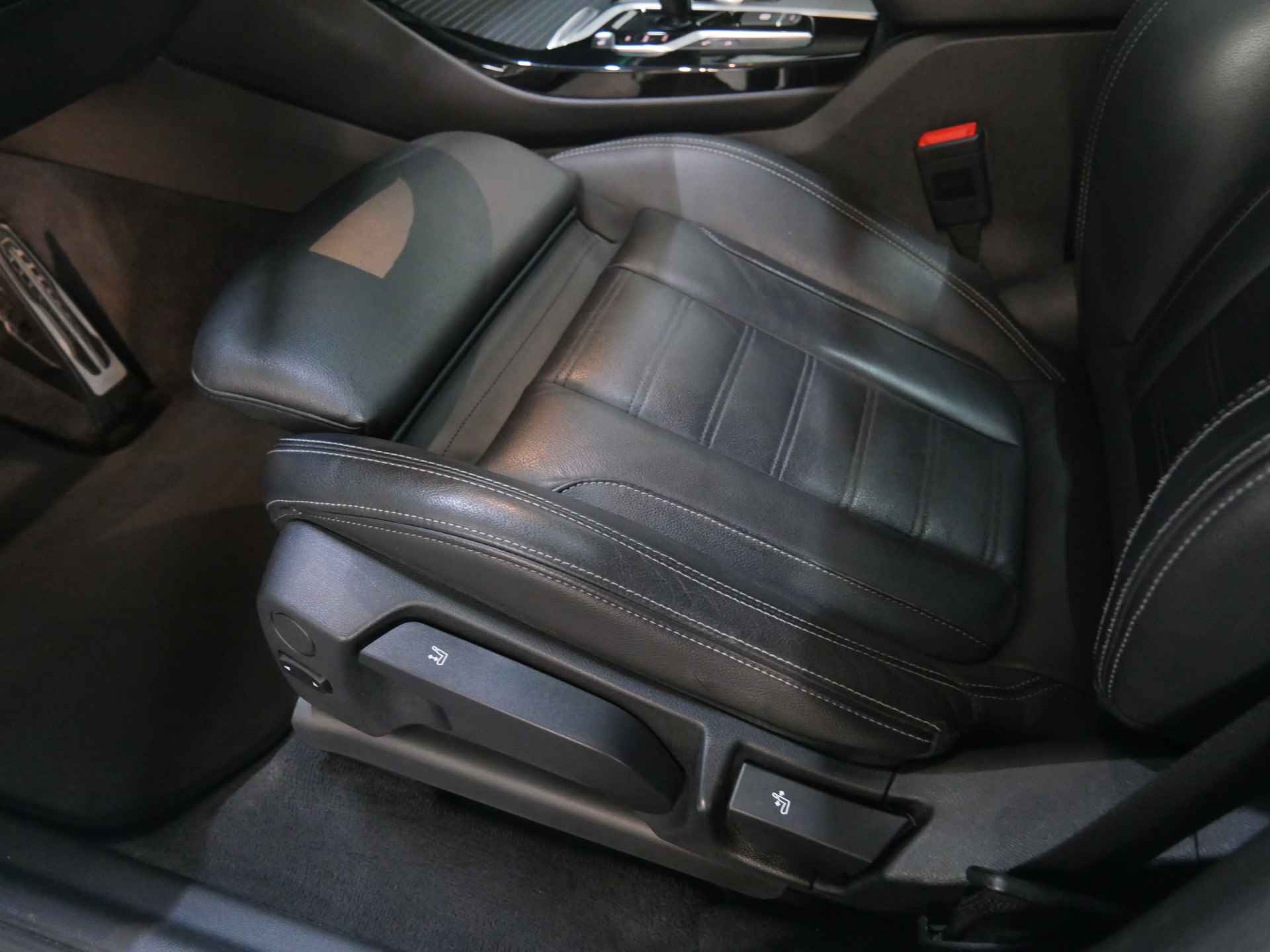 BMW X3 xDrive20i High Executive M Sport Automaat / Panoramadak / Sportstoelen / Stoelverwarming / Adaptieve LED / Head-Up / Parking Assistant / Navigatie Professional - 13/32