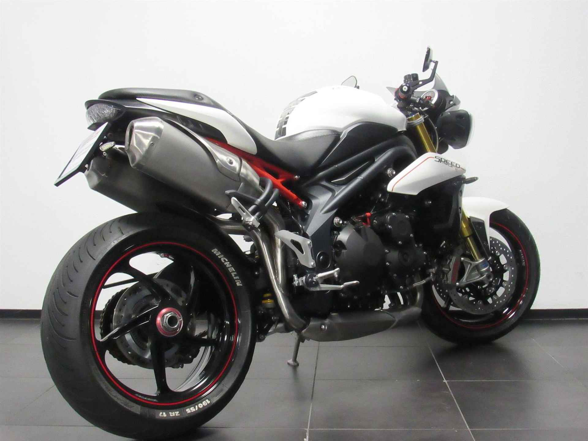 Triumph SPEED TRIPLE R - 2012 - 6/15