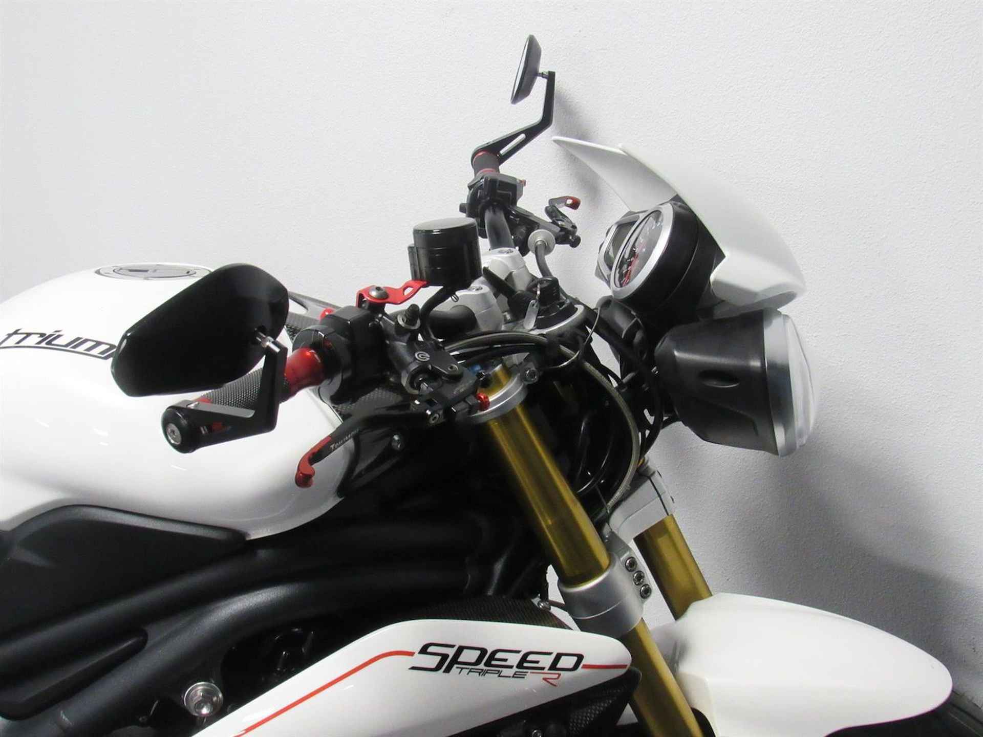 Triumph SPEED TRIPLE R - 2012 - 8/15