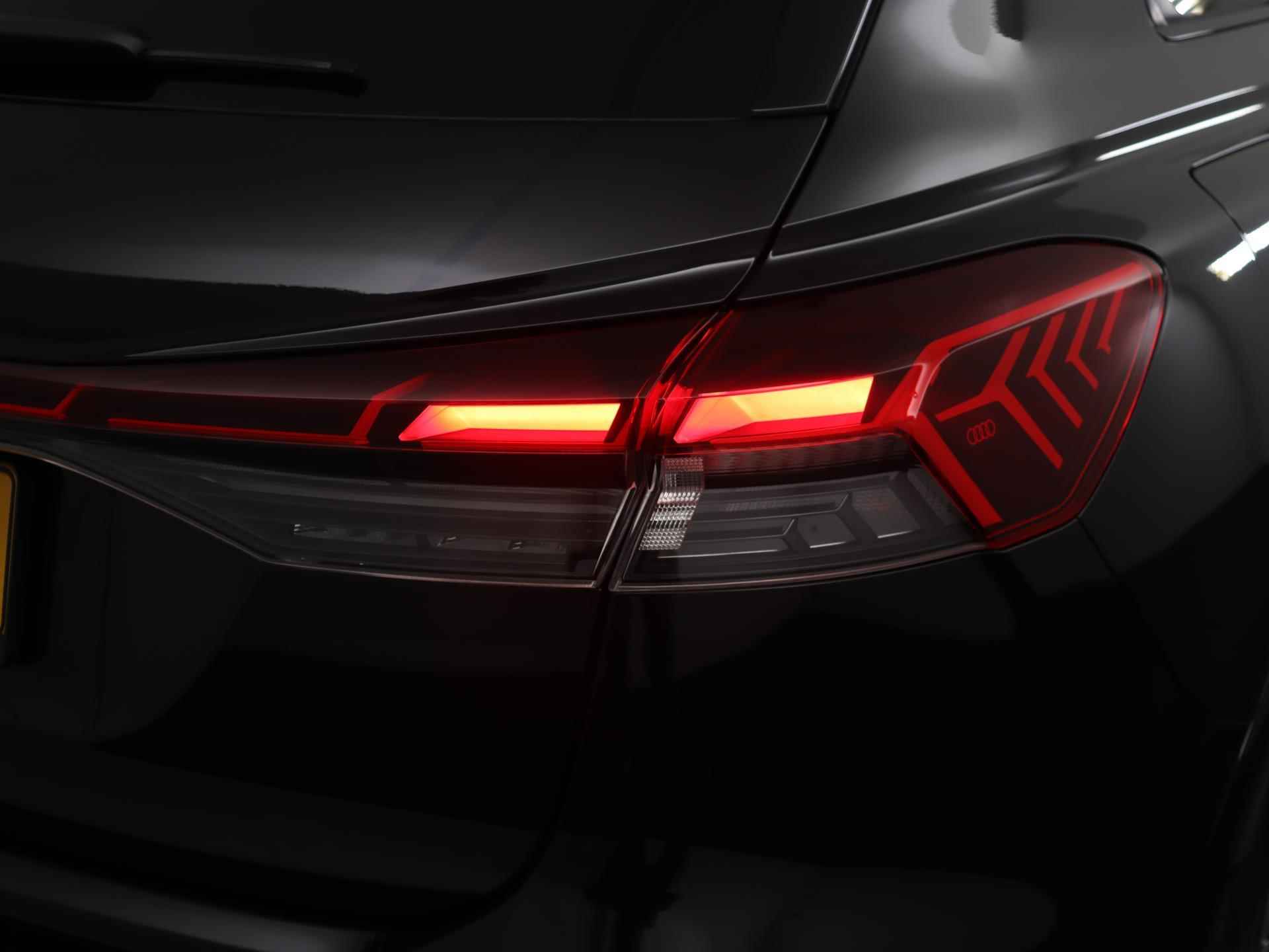 Audi Q4 e-tron 40 Launch edition S Competition 77 kWh 204 PK | S-Line | Sportstoelen | Warmtepomp | Stoelverwarming | Optiek Zwart | - 12/50