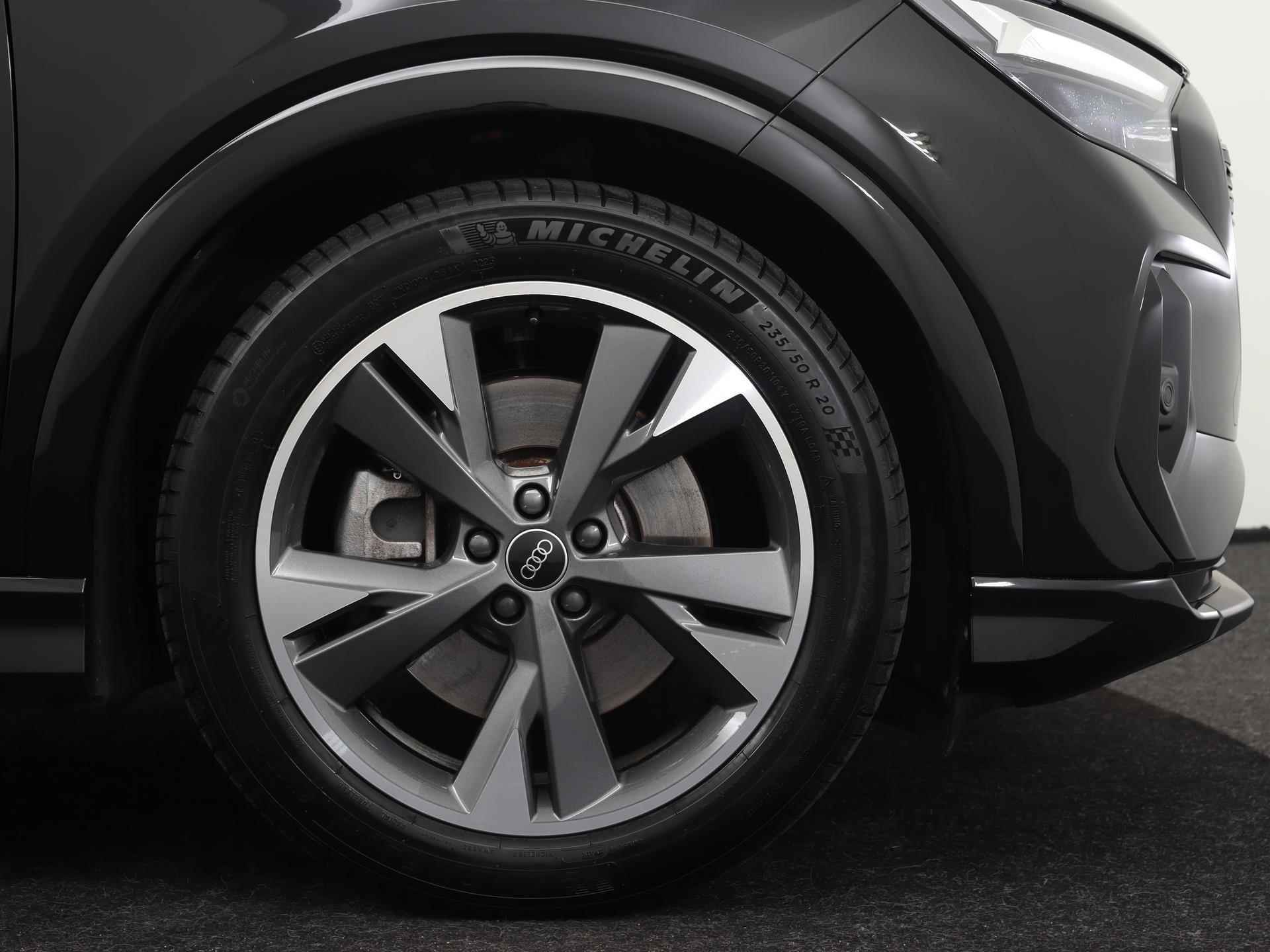 Audi Q4 e-tron 40 Launch edition S Competition 77 kWh 204 PK | S-Line | Sportstoelen | Warmtepomp | Stoelverwarming | Optiek Zwart | - 13/50