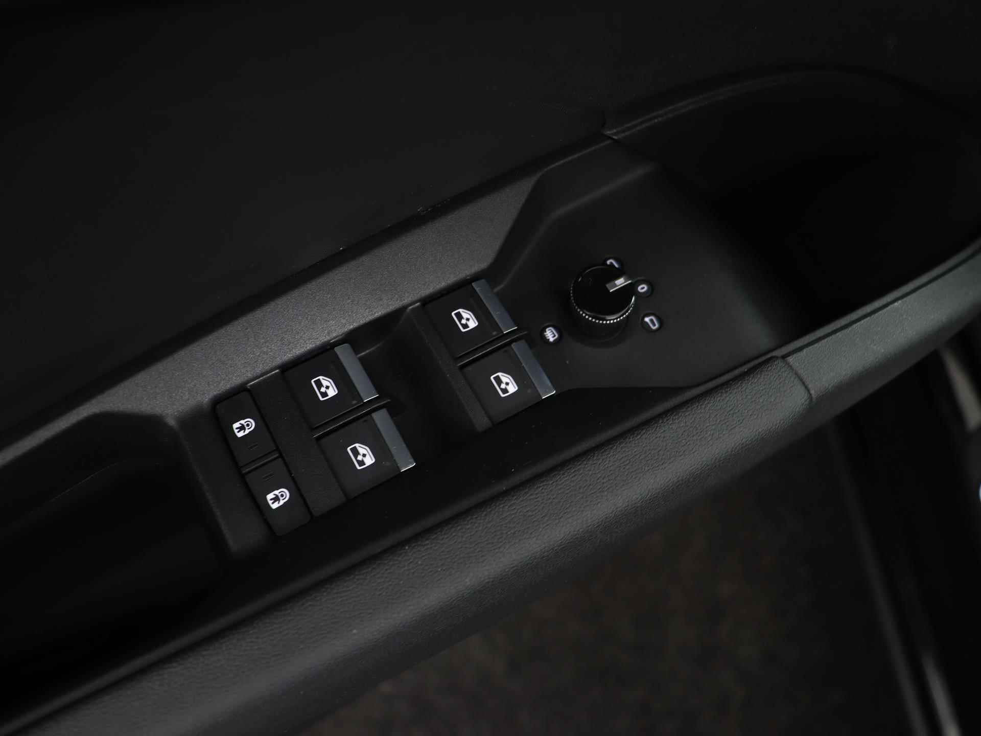 Audi Q4 e-tron 40 Launch edition S Competition 77 kWh 204 PK | S-Line | Sportstoelen | Warmtepomp | Stoelverwarming | Optiek Zwart | - 28/50