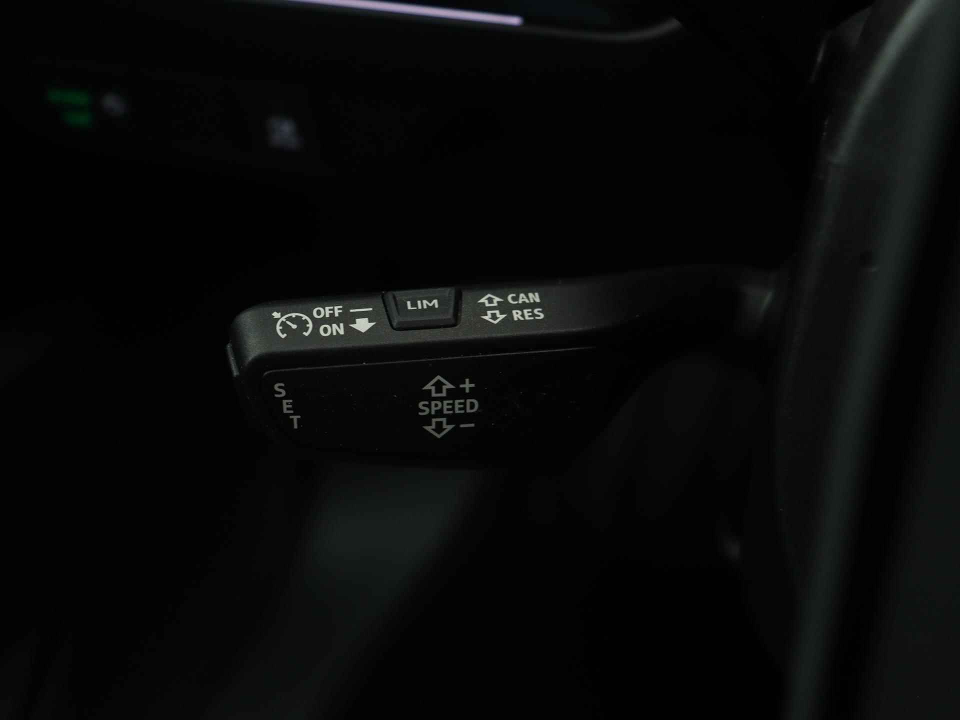 Audi Q4 e-tron 40 Launch edition S Competition 77 kWh 204 PK | S-Line | Sportstoelen | Warmtepomp | Stoelverwarming | Optiek Zwart | - 32/50