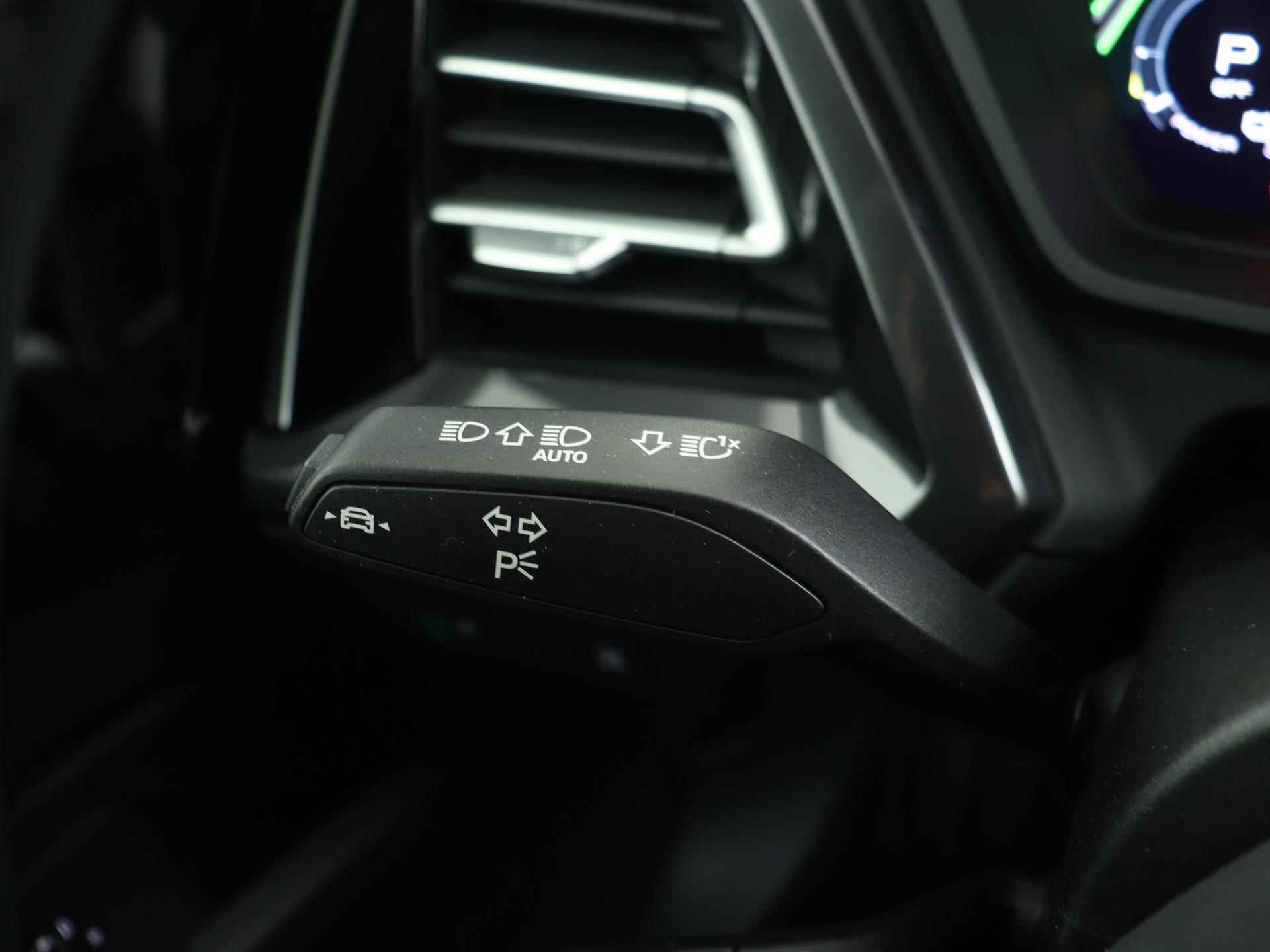 Audi Q4 e-tron 40 Launch edition S Competition 77 kWh 204 PK | S-Line | Sportstoelen | Warmtepomp | Stoelverwarming | Optiek Zwart | - 33/50