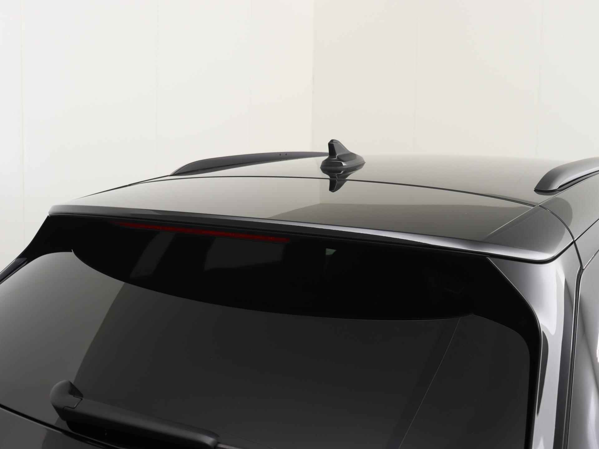 Audi Q4 e-tron 40 Launch edition S Competition 77 kWh 204 PK | S-Line | Sportstoelen | Warmtepomp | Stoelverwarming | Optiek Zwart | - 50/50