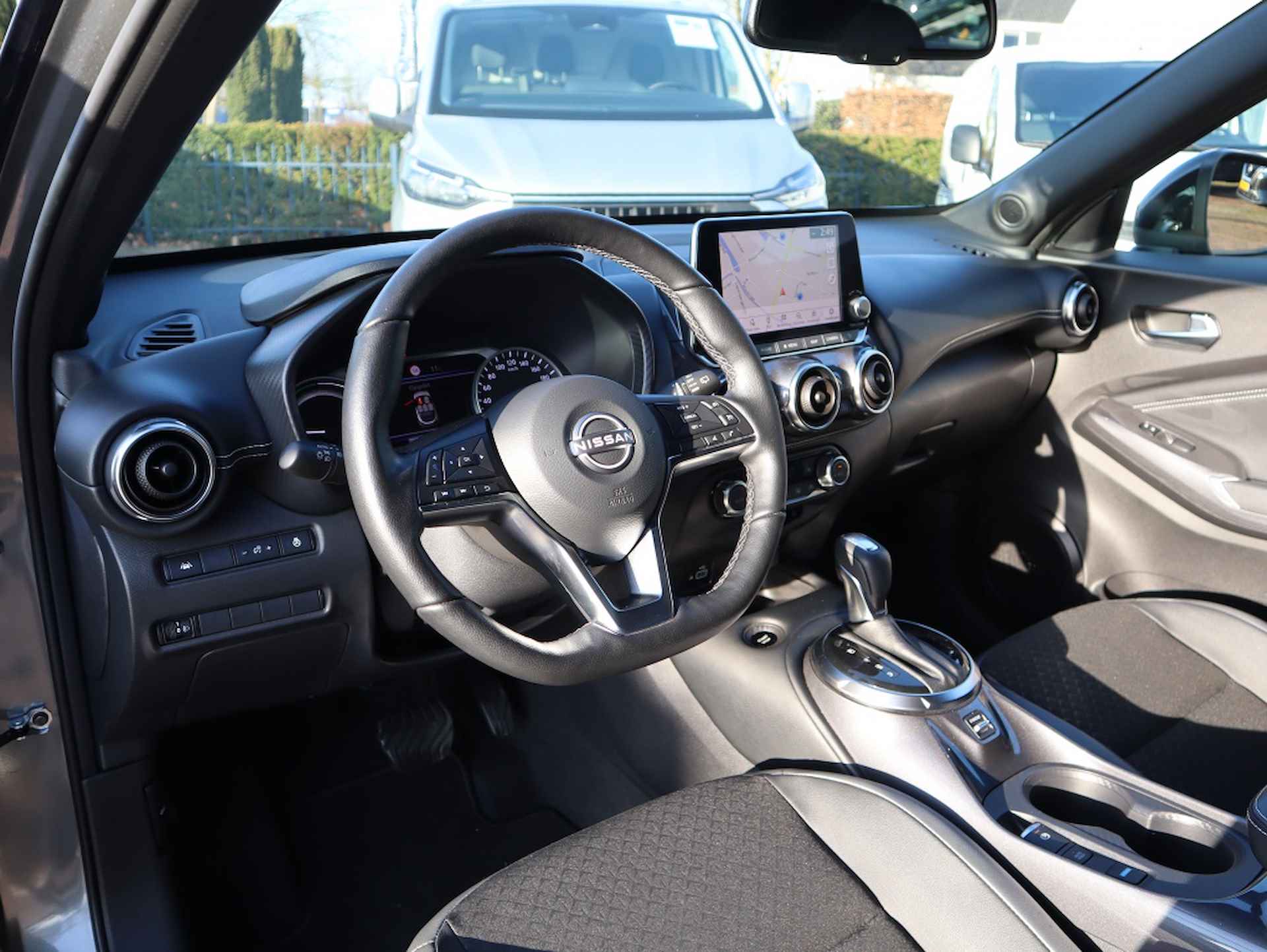 Nissan Juke 1.6 Hybrid N-Design / Navigatie / Camera / Android auto & Apple - 17/32