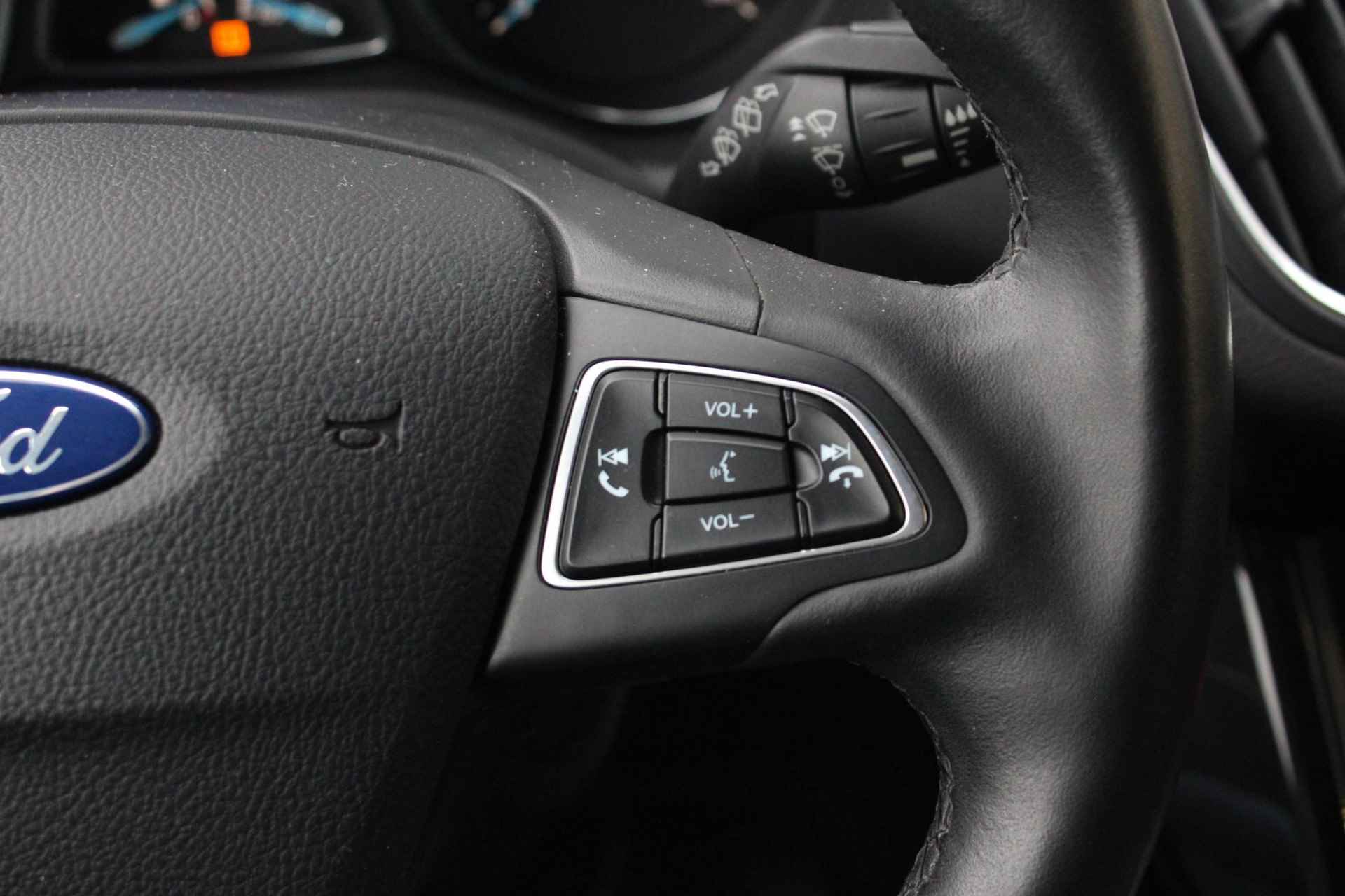 Ford C-Max 1.0 Titanium 125pk | Trekhaak | stuur, stoel en voorruitverwarming | cruise control | airco - 26/50