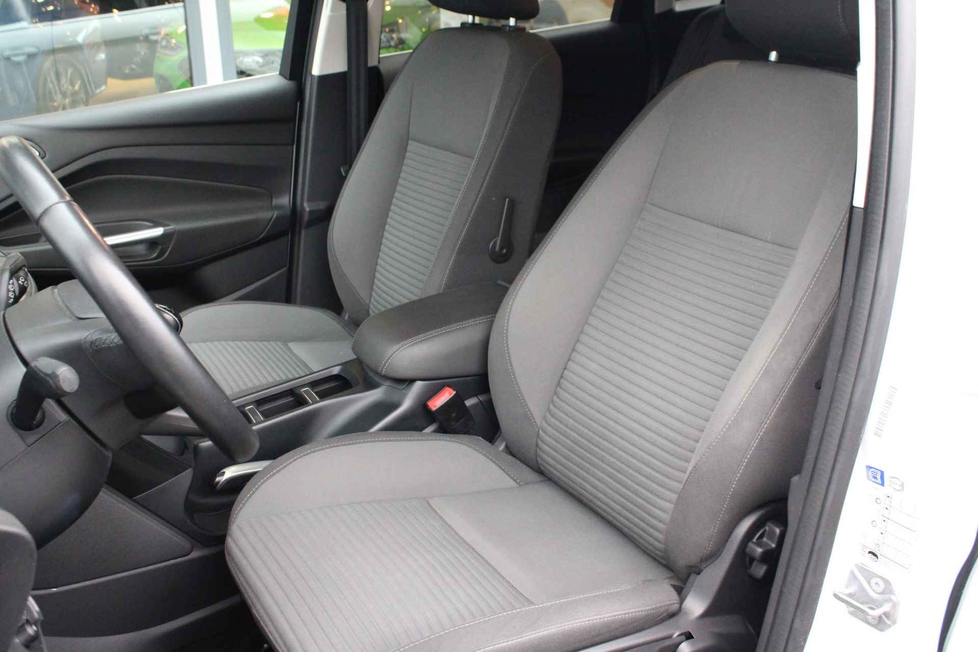 Ford C-Max 1.0 Titanium 125pk | Trekhaak | stuur, stoel en voorruitverwarming | cruise control | airco - 45/50