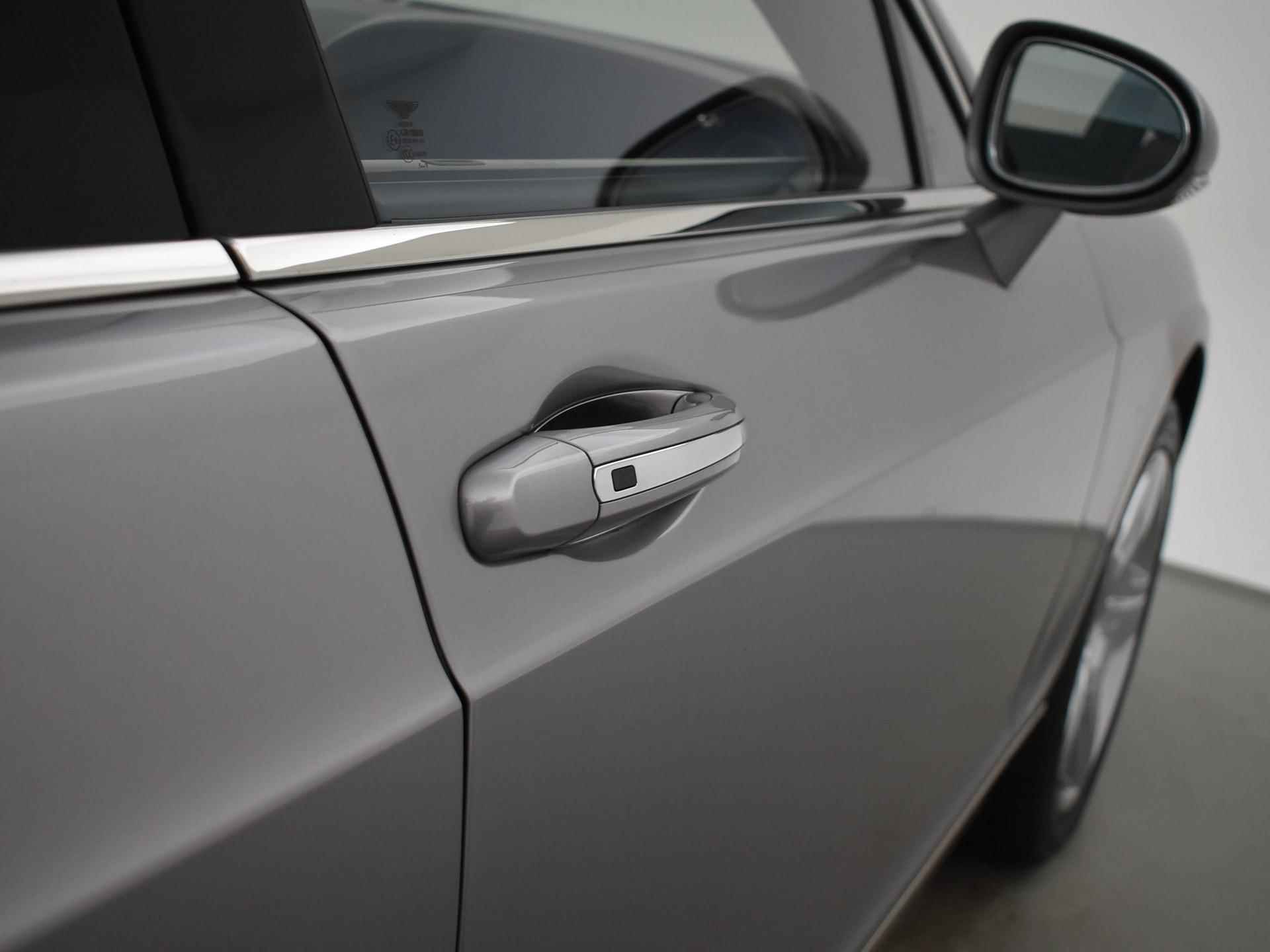 Bentley Continental Flying Spur 6.0 W12 560 PK + SCHUIFDAK / MASSAGE / SMARTPHONE INTERFACE - 22/53