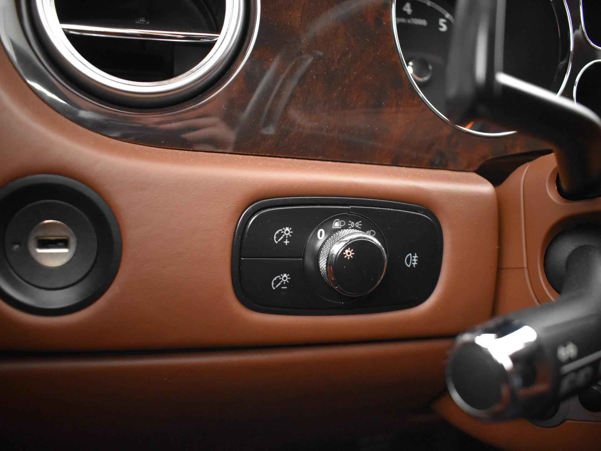 Bentley Continental Flying Spur 6.0 W12 560 PK + SCHUIFDAK / MASSAGE / SMARTPHONE INTERFACE - 52/53