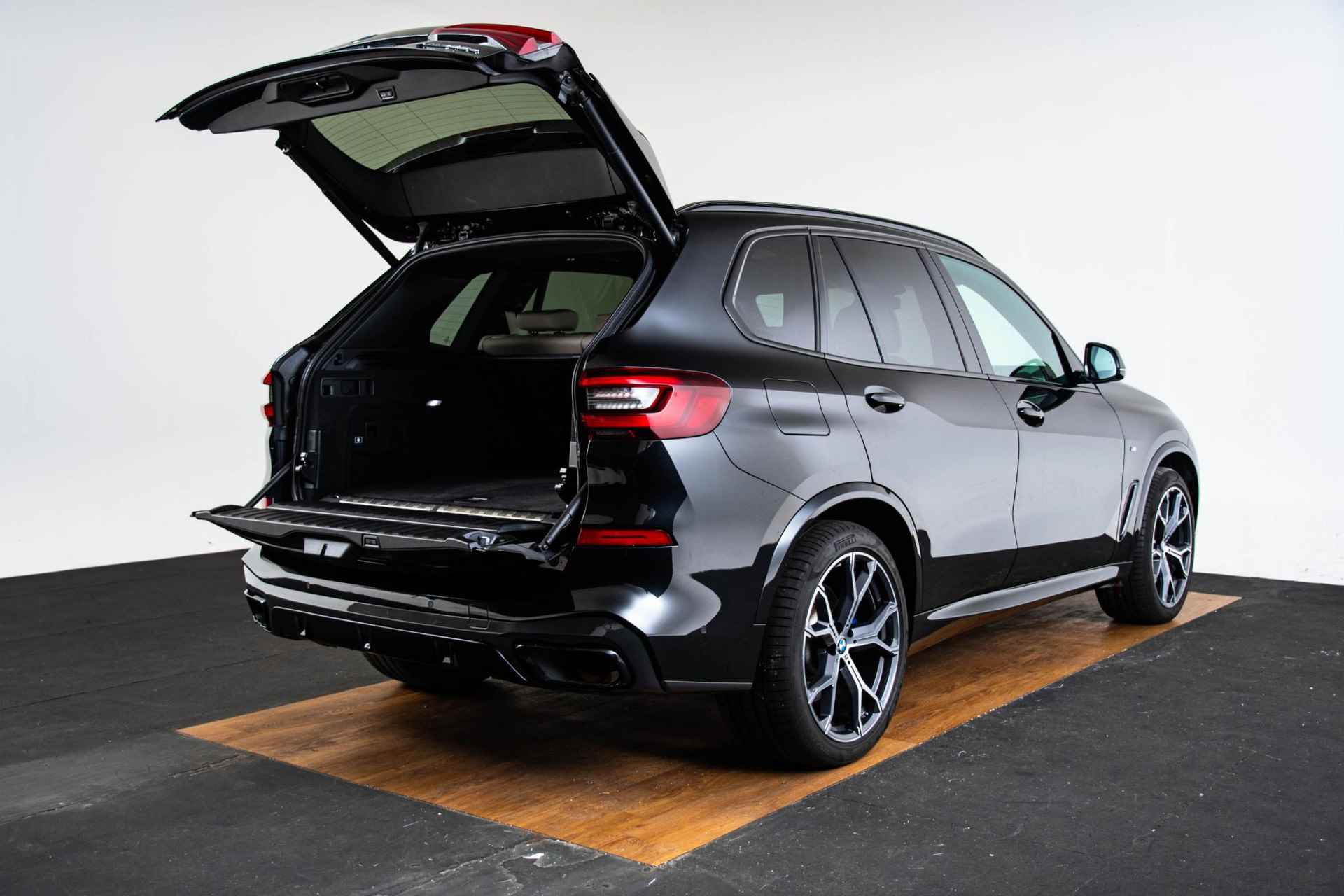 BMW X5 xDrive45e High Executive M Sport - Trekhaak - Panoramadak - Comfort Access - Laserlight - Parking Assistant - Driving Assistant - Head-Up Display - Harman Kardon - 59/62