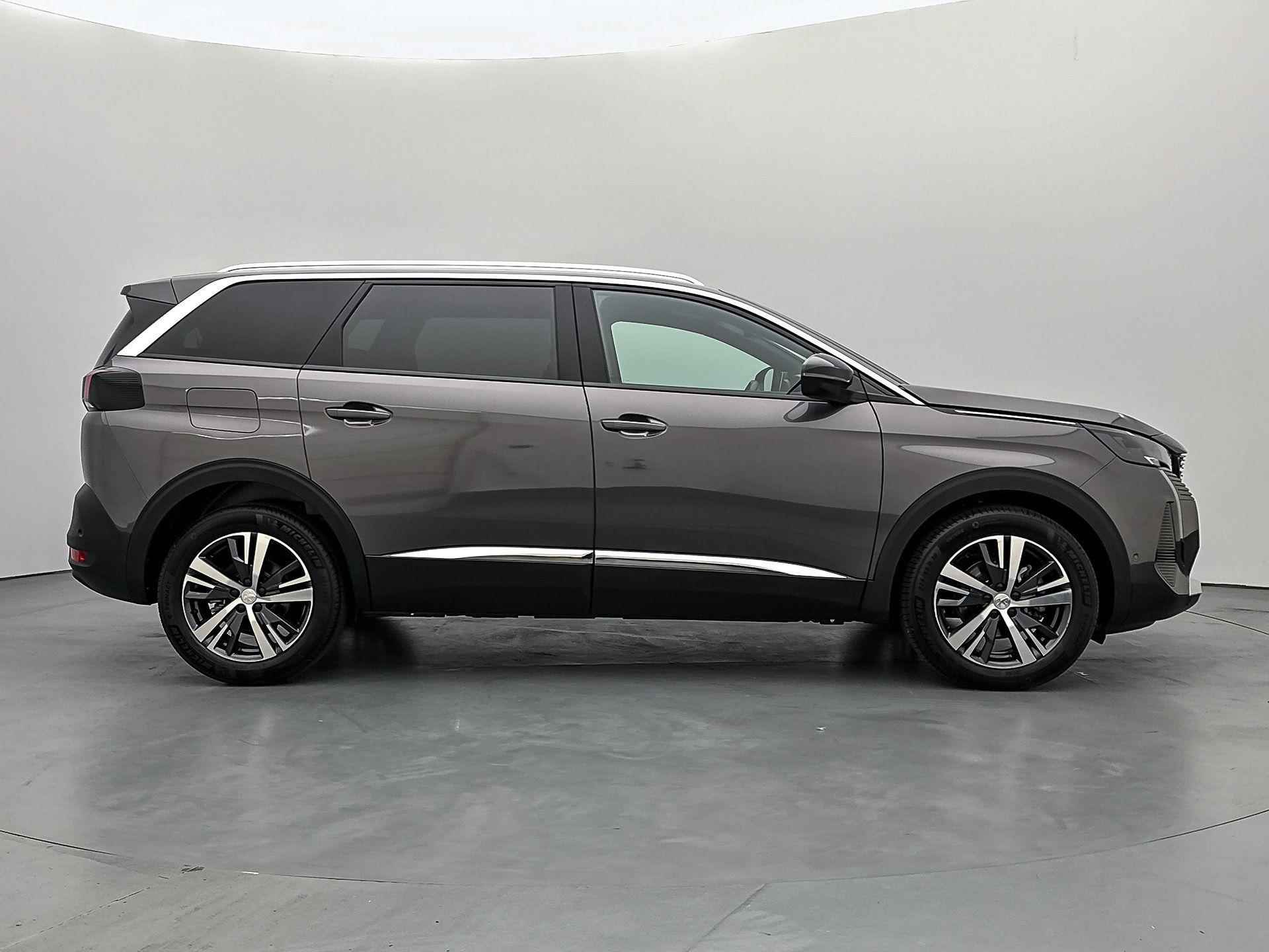 Peugeot 5008 SUV Allure Pack Business 130pk Automaat | Navigatie | Achteruitrijcamera | Climate Control | Keyless | Dodehoeksensor | Parkeersensoren v+a | Cruise Control | Led koplampen | Apple Carplay / Android Auto | Bluetooth | DAB+ radio | Donker getint glas | 18" lichtmetalen velgen | - 10/33