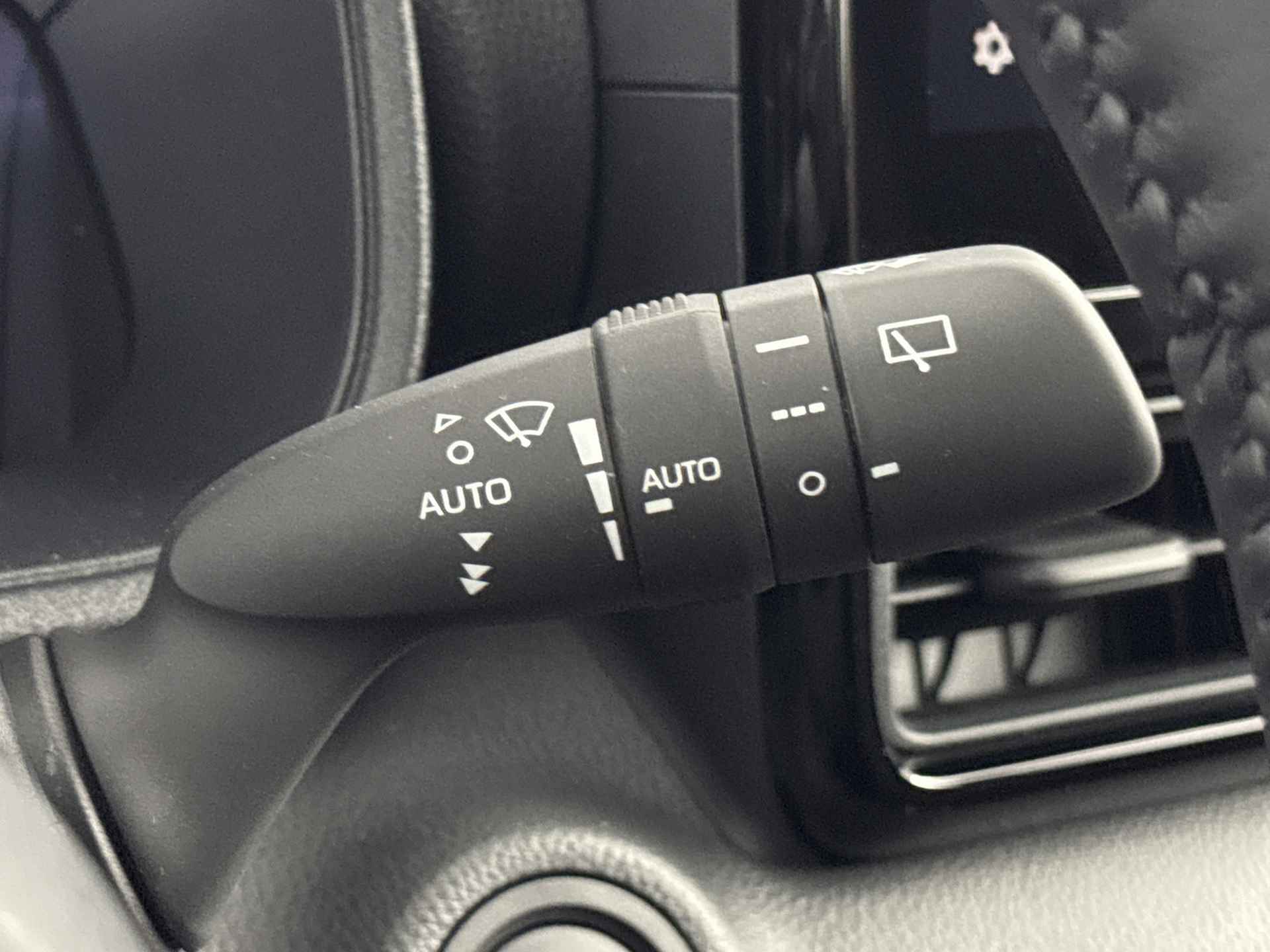 Toyota Yaris Hybrid 130 Launch Edition | Apple CarPlay | JBL | Camera | - 24/43