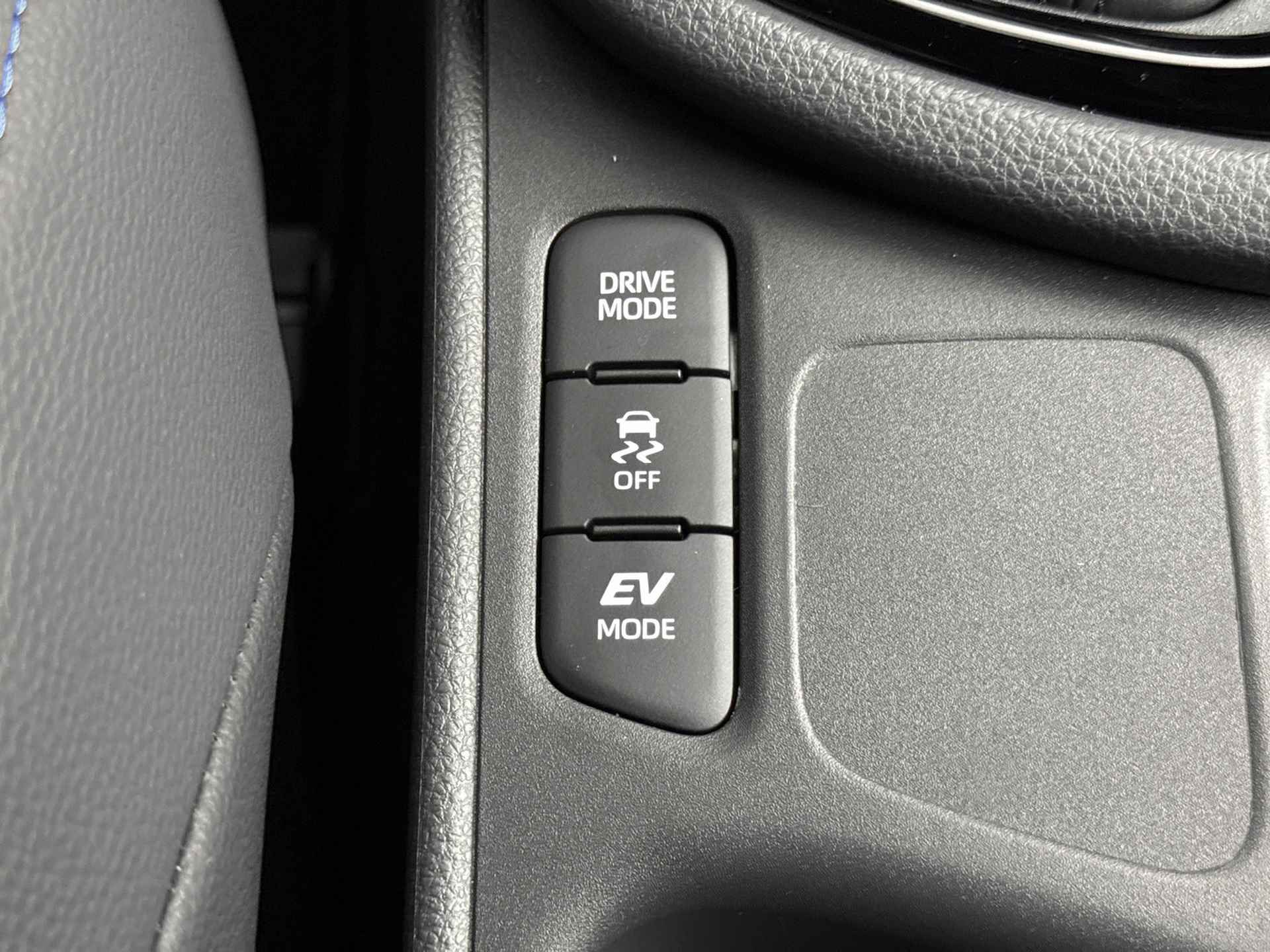 Toyota Yaris Hybrid 130 Launch Edition | Apple CarPlay | JBL | Camera | - 35/43