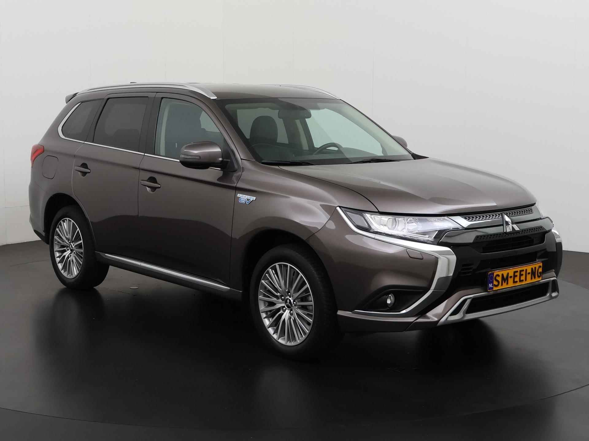 Mitsubishi Outlander 2.4 PHEV Intense S | Leder/Alcantara | Elek stoelbediening | Camera  | Zondag Open! - 30/38