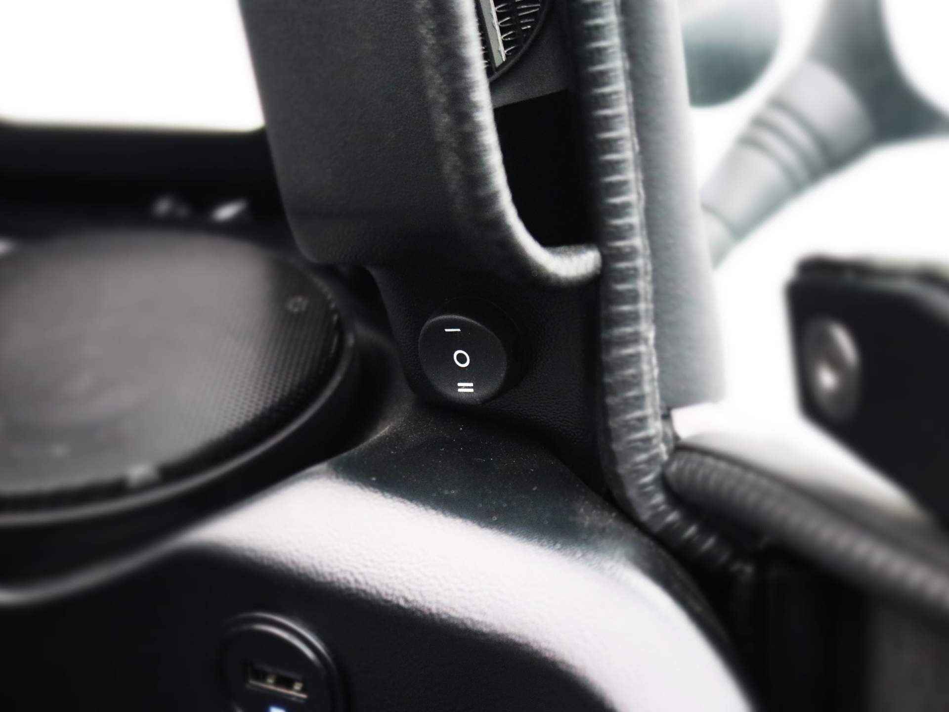 Carver R+ Brommobiel | Voorruit verwarming | Bluetooth Audio | Cabrio dak | Dynamic Driving Modes | Telefoonhouder | USB | Geen wegenbelasting | 130KM Actieradius | Binnen 3 uur opgeladen! - 16/27