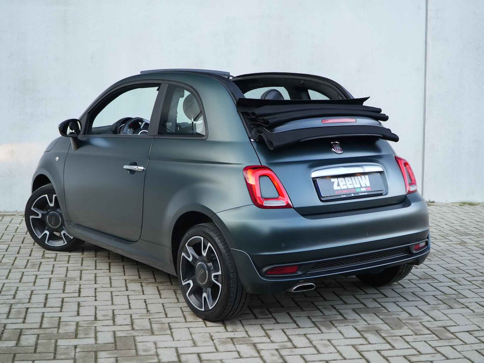 Fiat 500 C 1.2 Rockstar 69 PK | Carplay | Mat Groen | 16" - 9/21