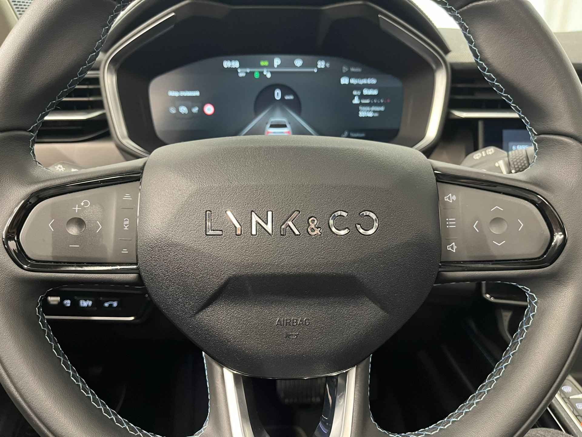 Lynk & Co 01 1.5 | Panoramadak | Adaptive Cruise | BLIS | 360 Camera | Infinity Audio | Elektrische Stoel | Keyless | Trekhaak | - 22/49