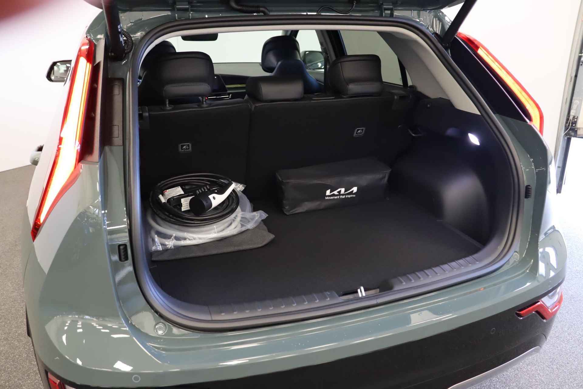 Kia Niro EV DynamicPlusLine 64.8 kWh |460 km WLTP| Head Up Display| Adapt Cruise Control| ELectr Stoel Stuurverw.| Achteruitrijcamera| Keyless Entry etc. | Leiderdorp 071 760 06 00 - 15/25