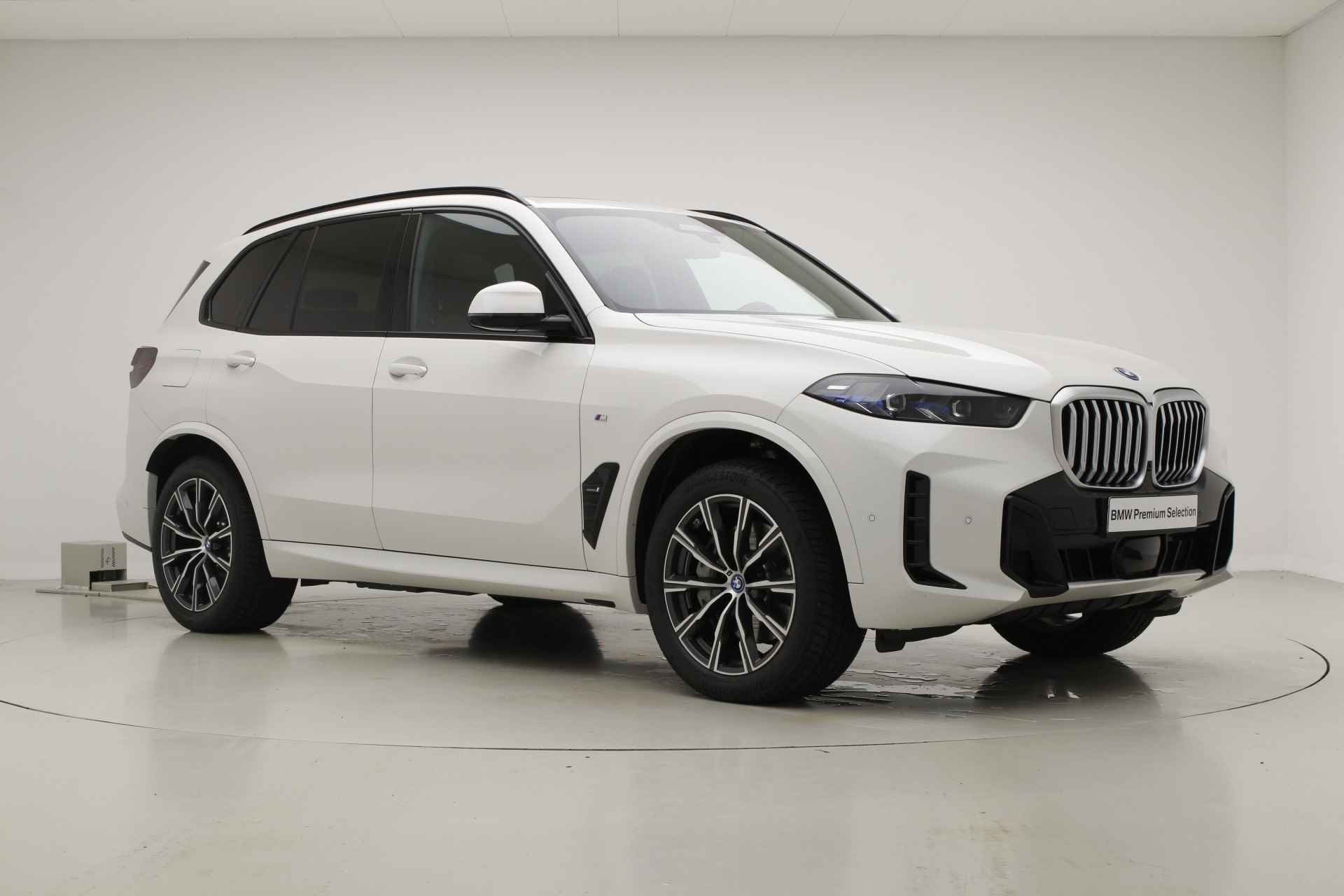 BMW X5 xDrive50e | M-Sport | Panorama | Harman Kardon | Comfort Stoelen | Driver Ass. Professional | Soft Close | Trekhaak - 6/46