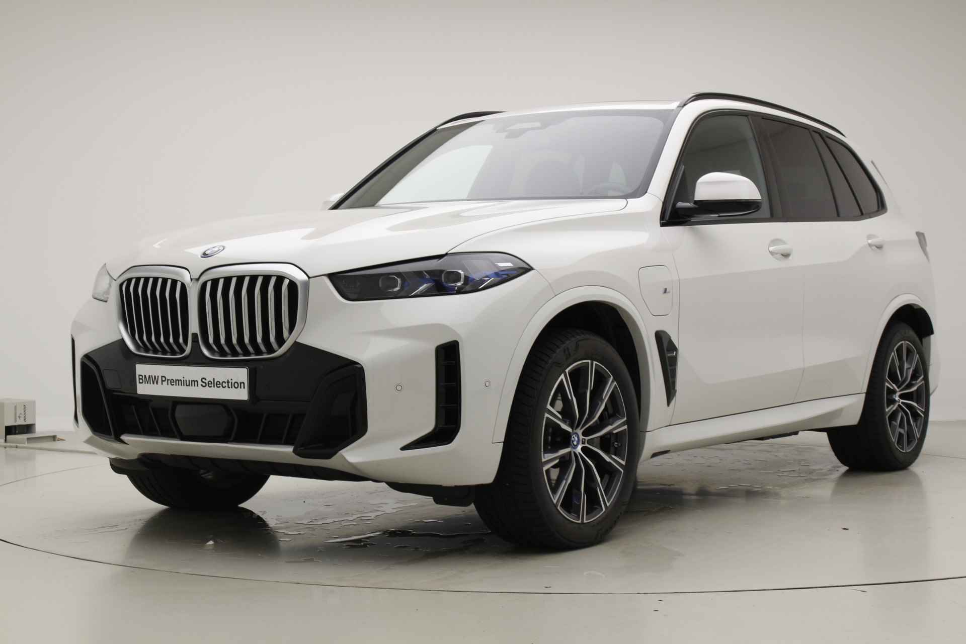 BMW X5 xDrive50e | M-Sport | Panorama | Harman Kardon | Comfort Stoelen | Driver Ass. Professional | Soft Close | Trekhaak - 8/46