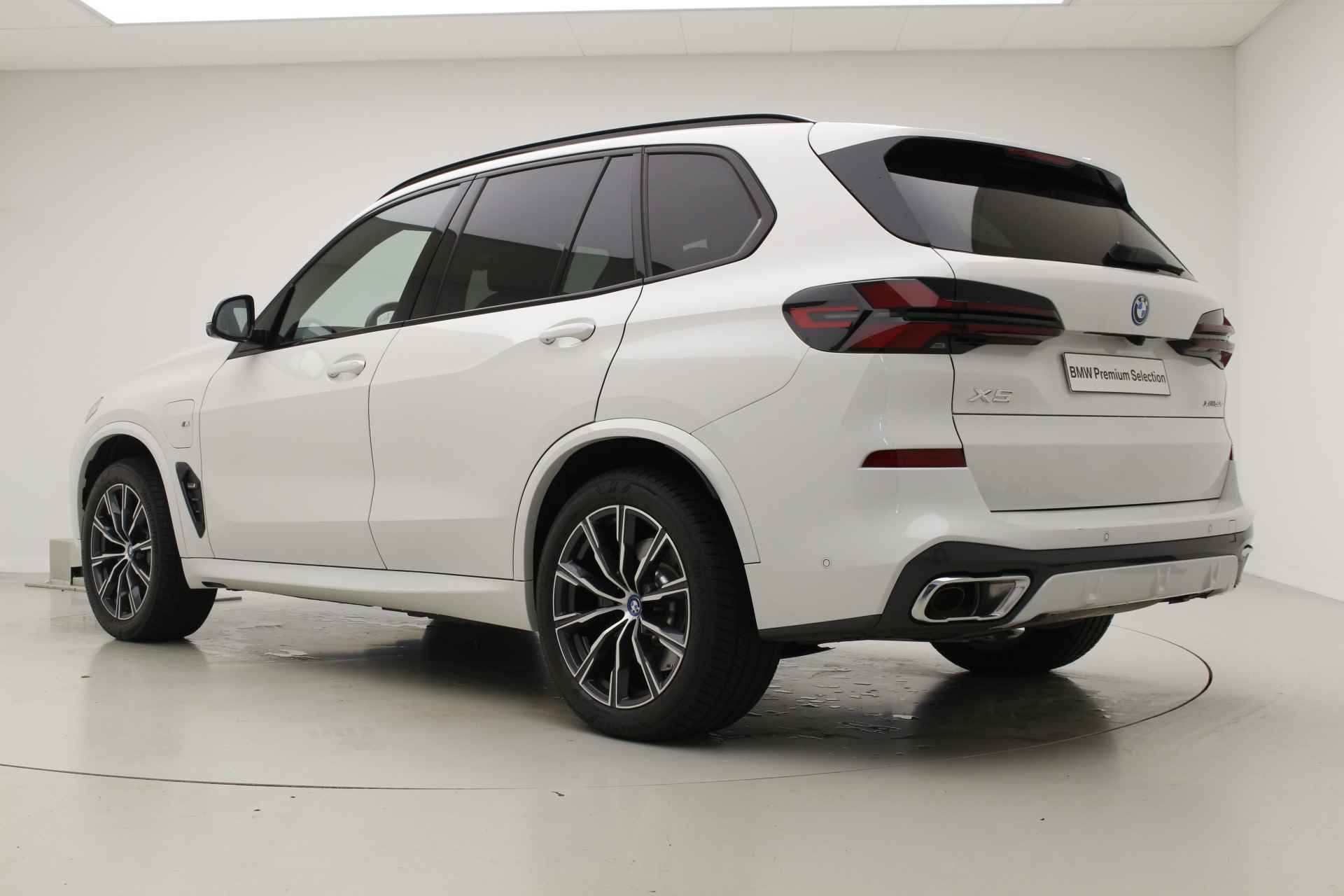 BMW X5 xDrive50e | M-Sport | Panorama | Harman Kardon | Comfort Stoelen | Driver Ass. Professional | Soft Close | Trekhaak - 11/46